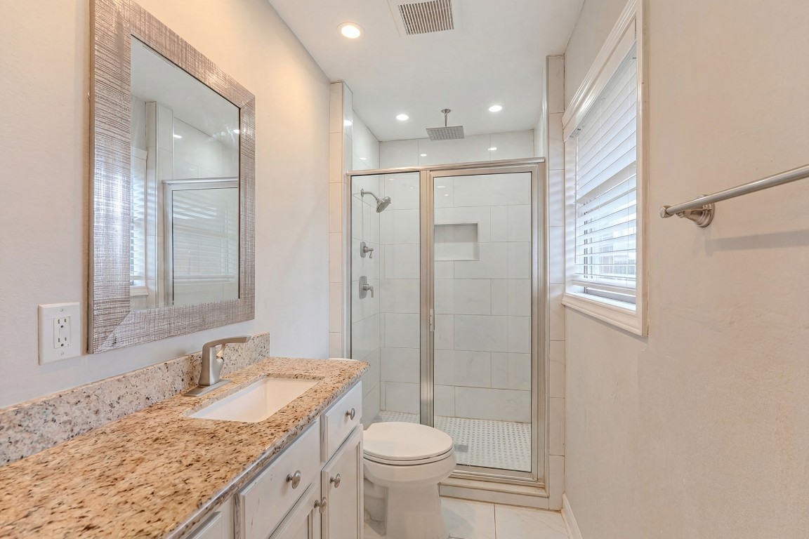 5637 Wood Creek Way Property Photo 19