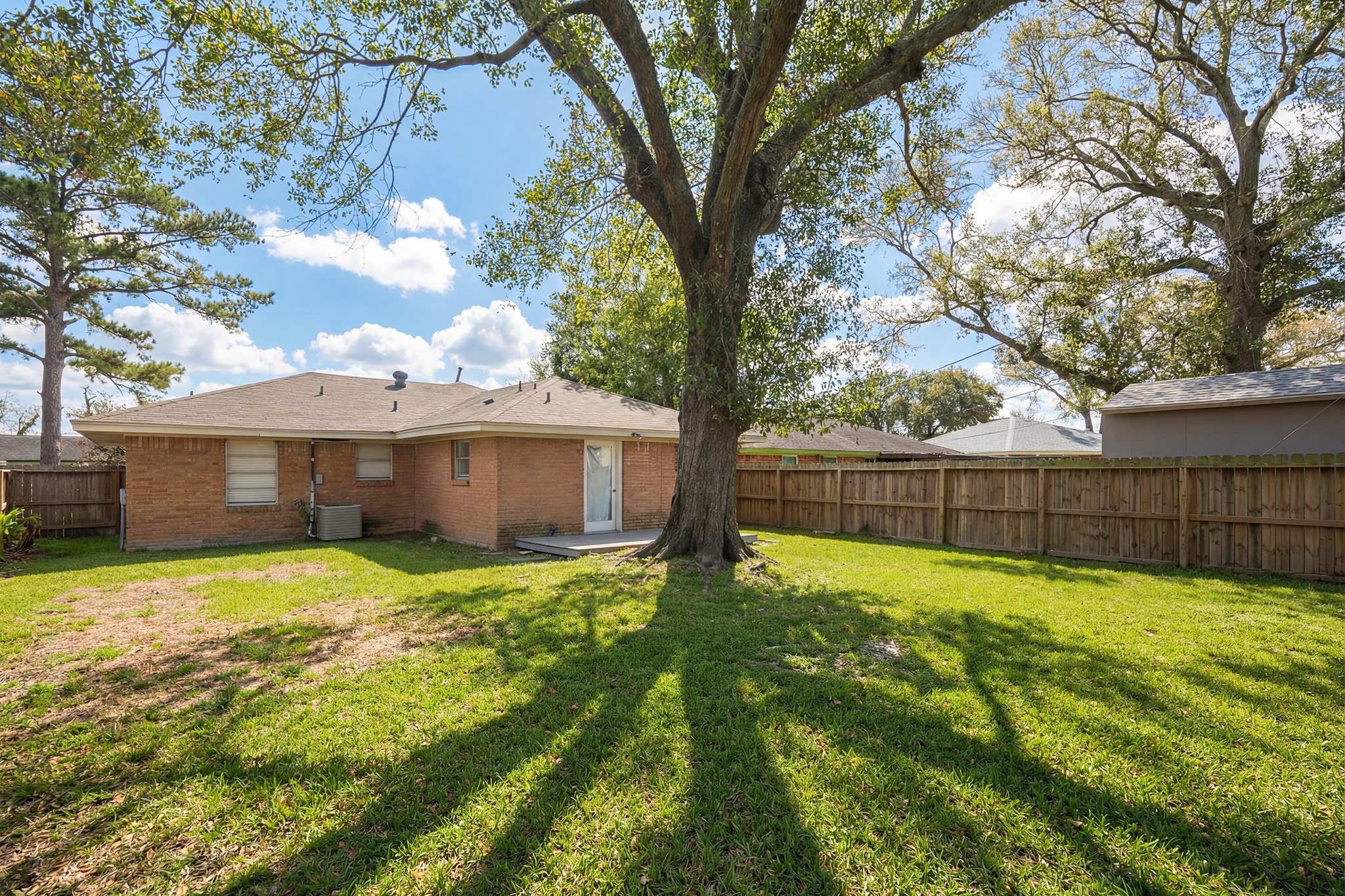 5637 Wood Creek Way Property Photo 22