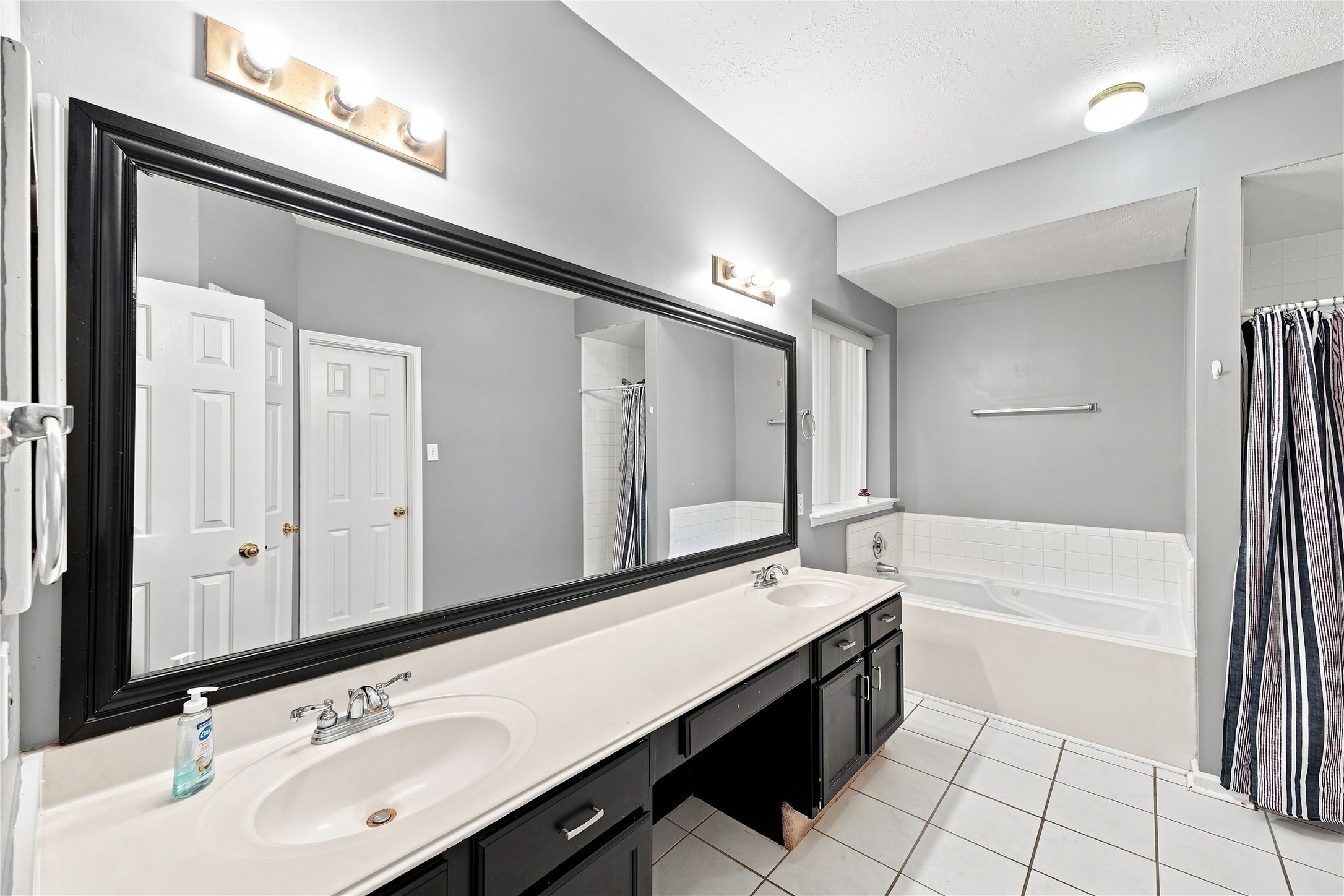 10827 Oak Acres Drive Property Photo 21