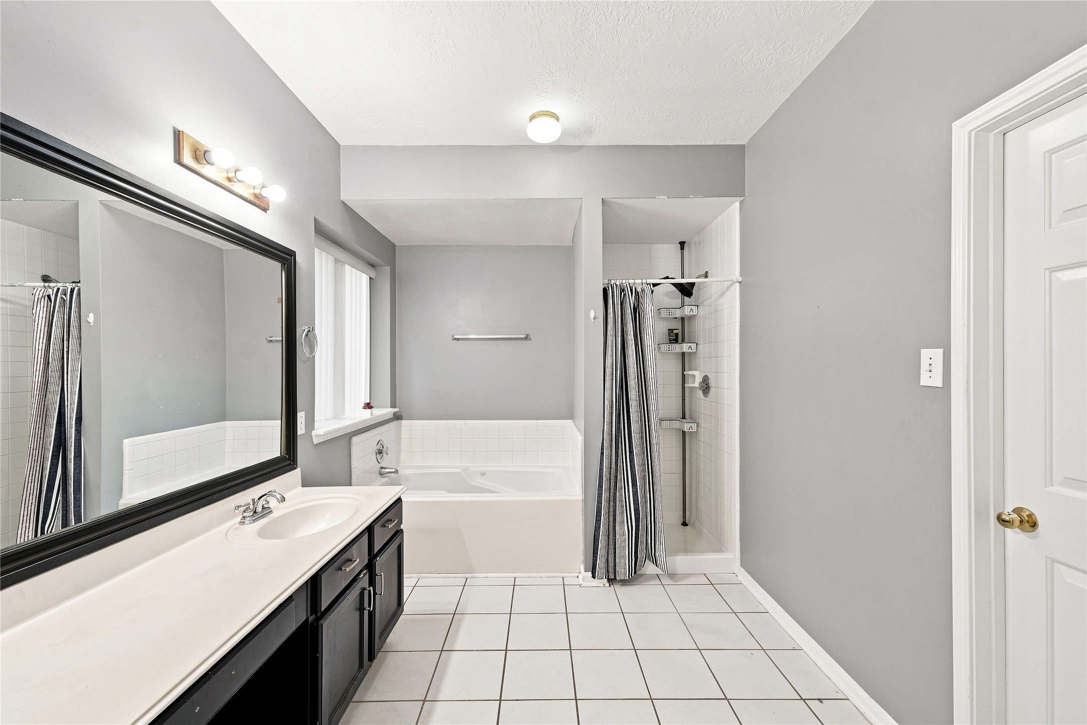 10827 Oak Acres Drive Property Photo 23