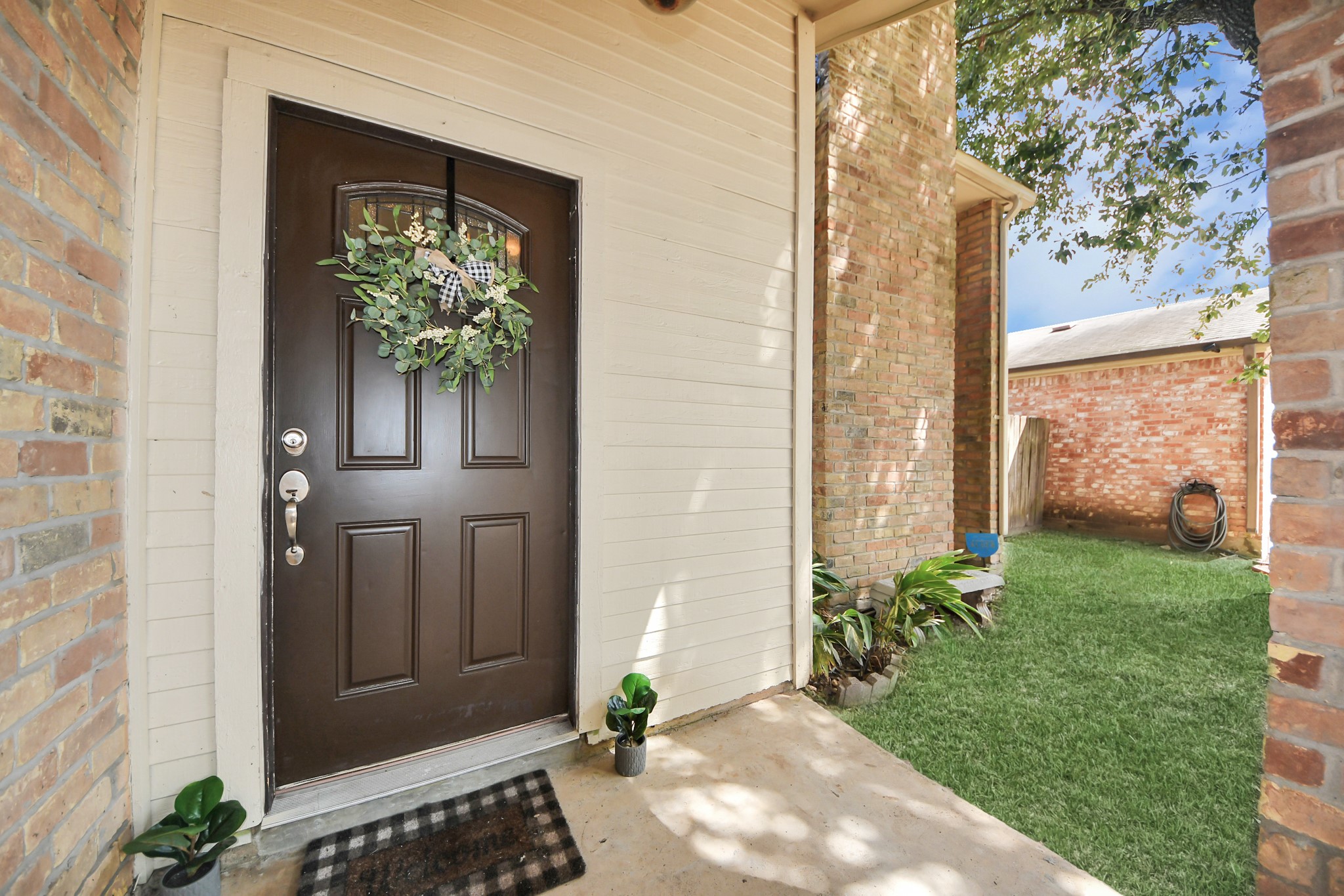 8114 Misty Ridge Lane Property Photo 4