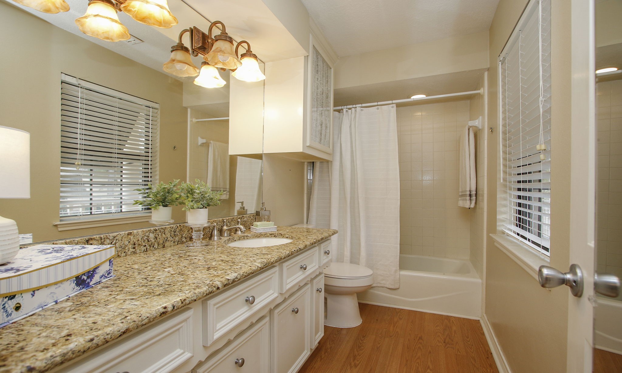 16114 Kempton Park Drive Property Photo 33
