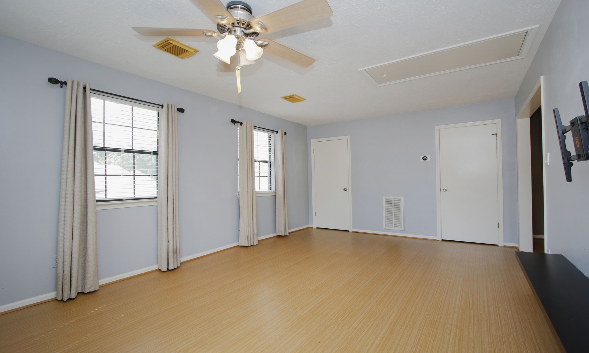 16114 Kempton Park Drive Property Photo 40