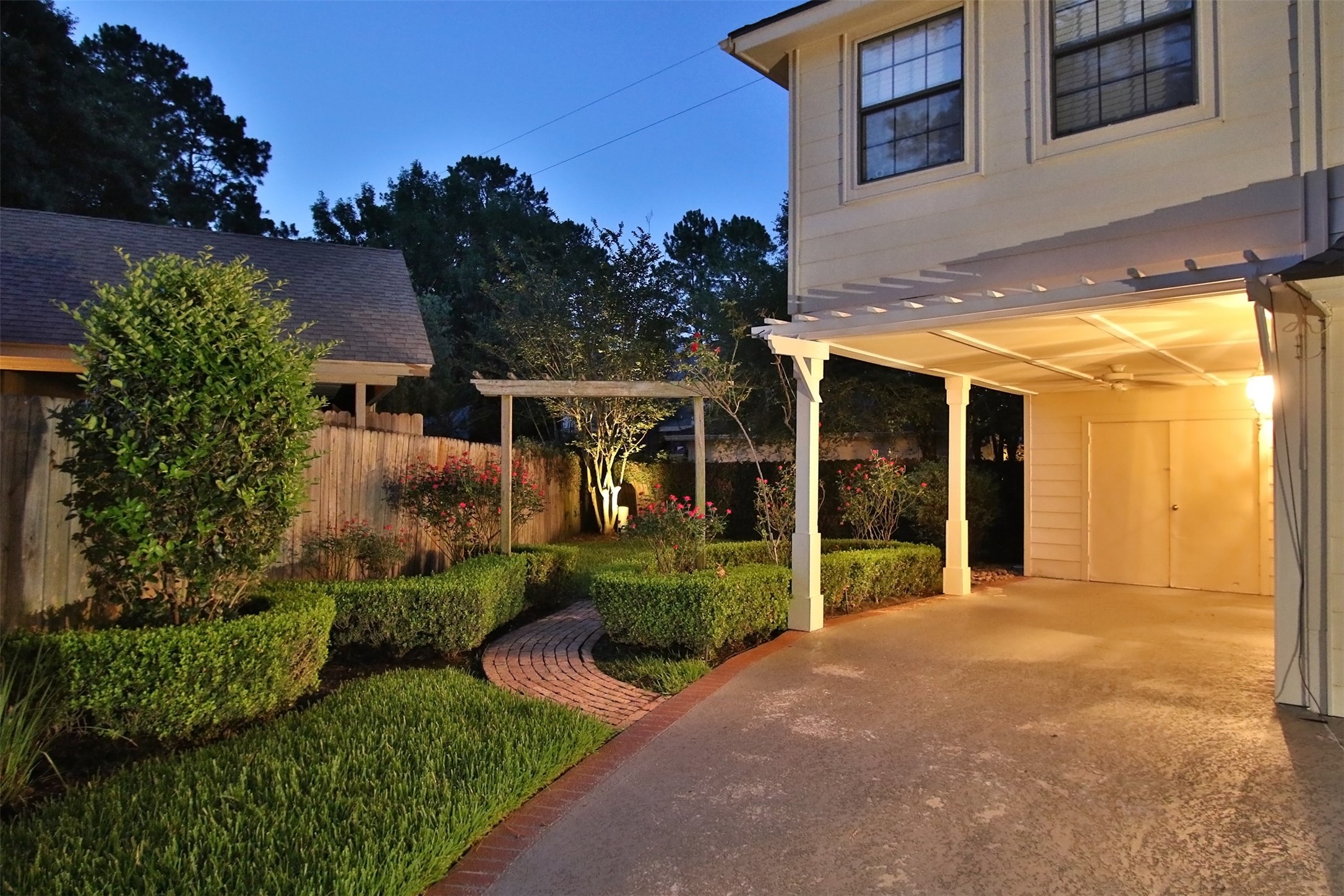 16114 Kempton Park Drive Property Photo 47