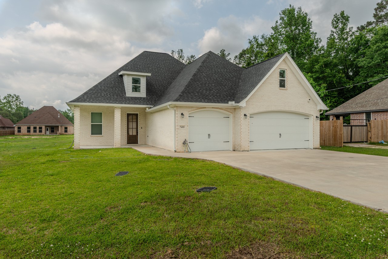 7495 Broussard Road Property Photo
