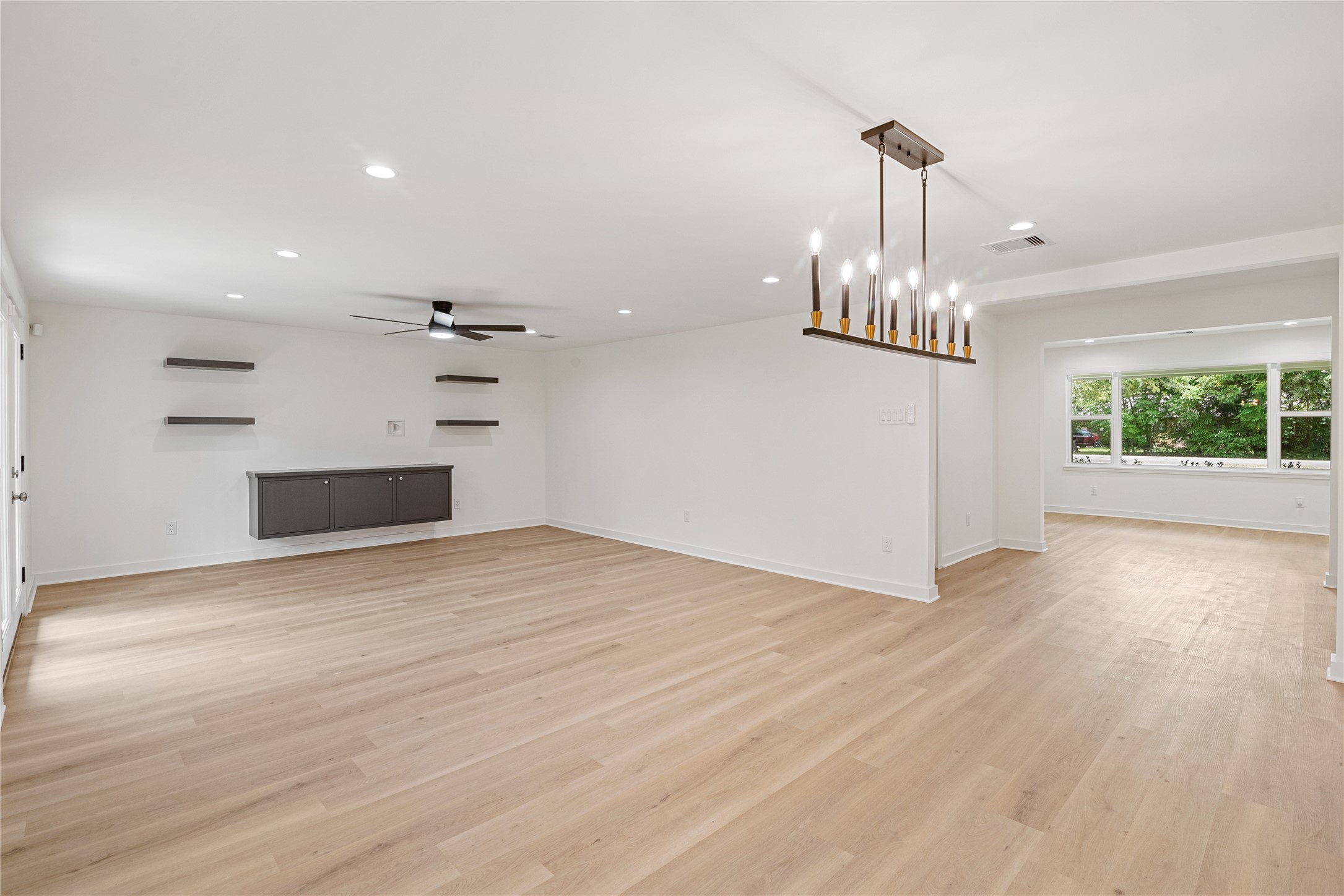 703 Newton Drive Property Photo 12