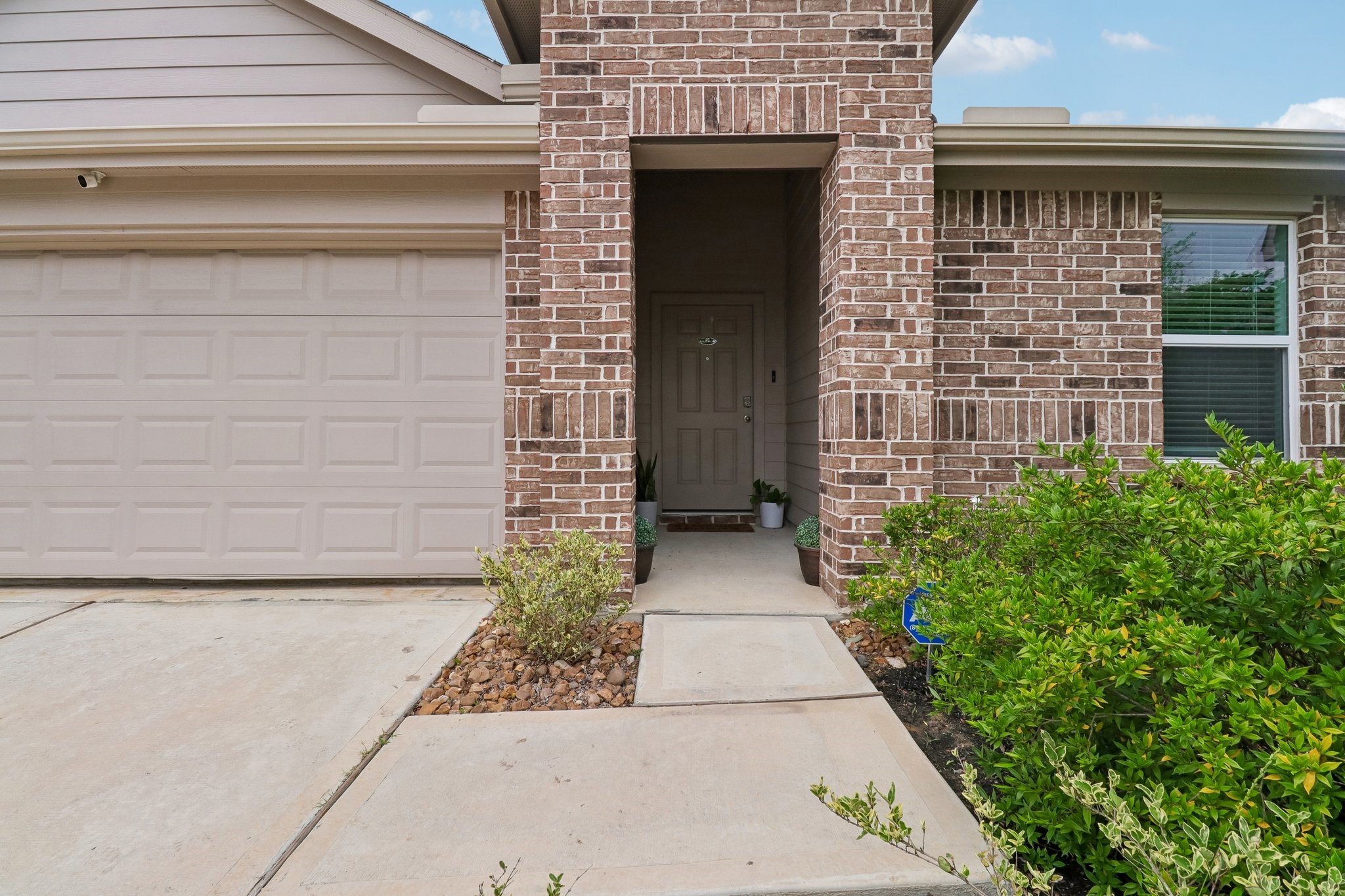 21319 Mountain Ash Drive Property Photo 3