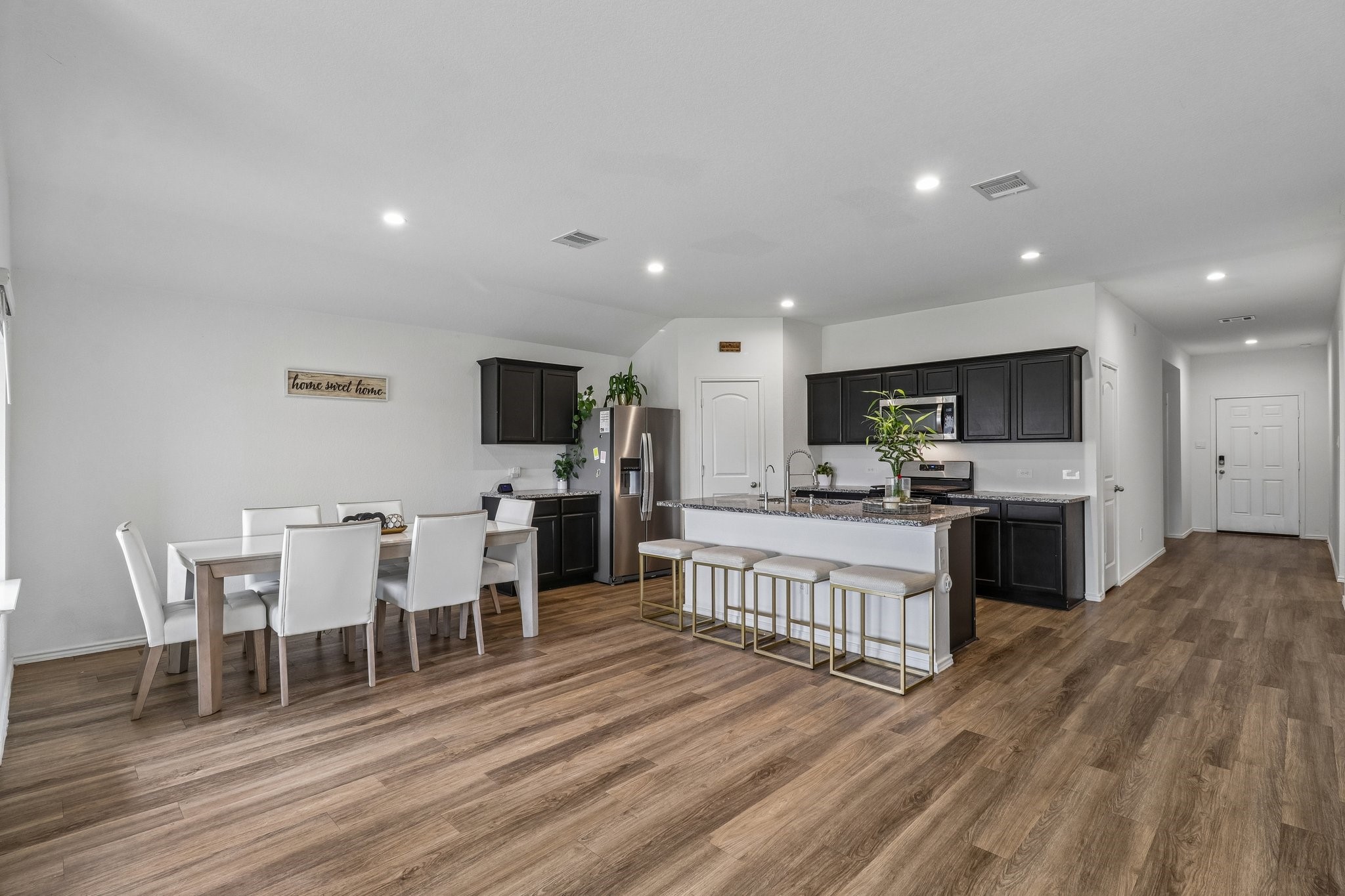 21319 Mountain Ash Drive Property Photo 4
