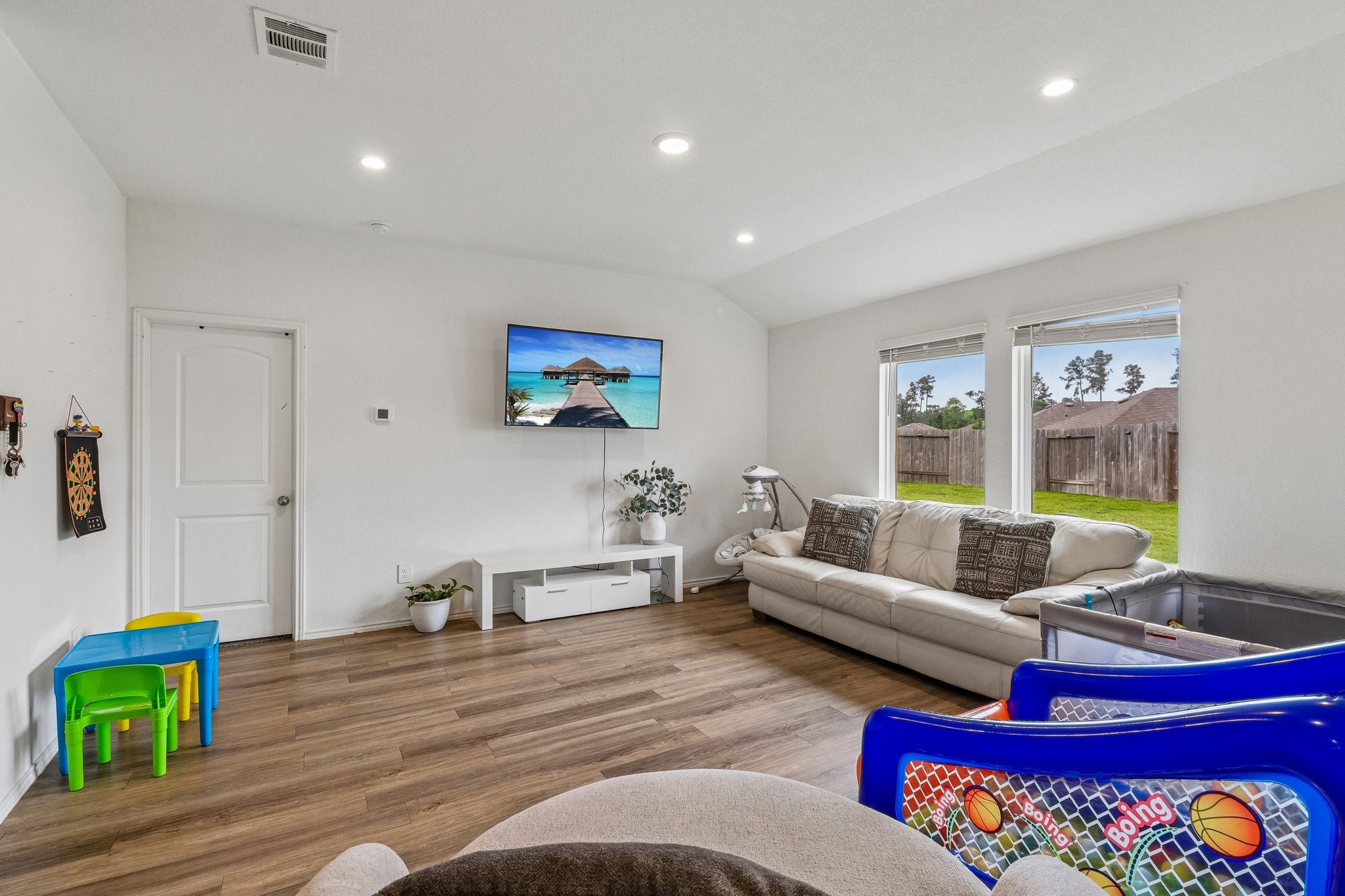 21319 Mountain Ash Drive Property Photo 6