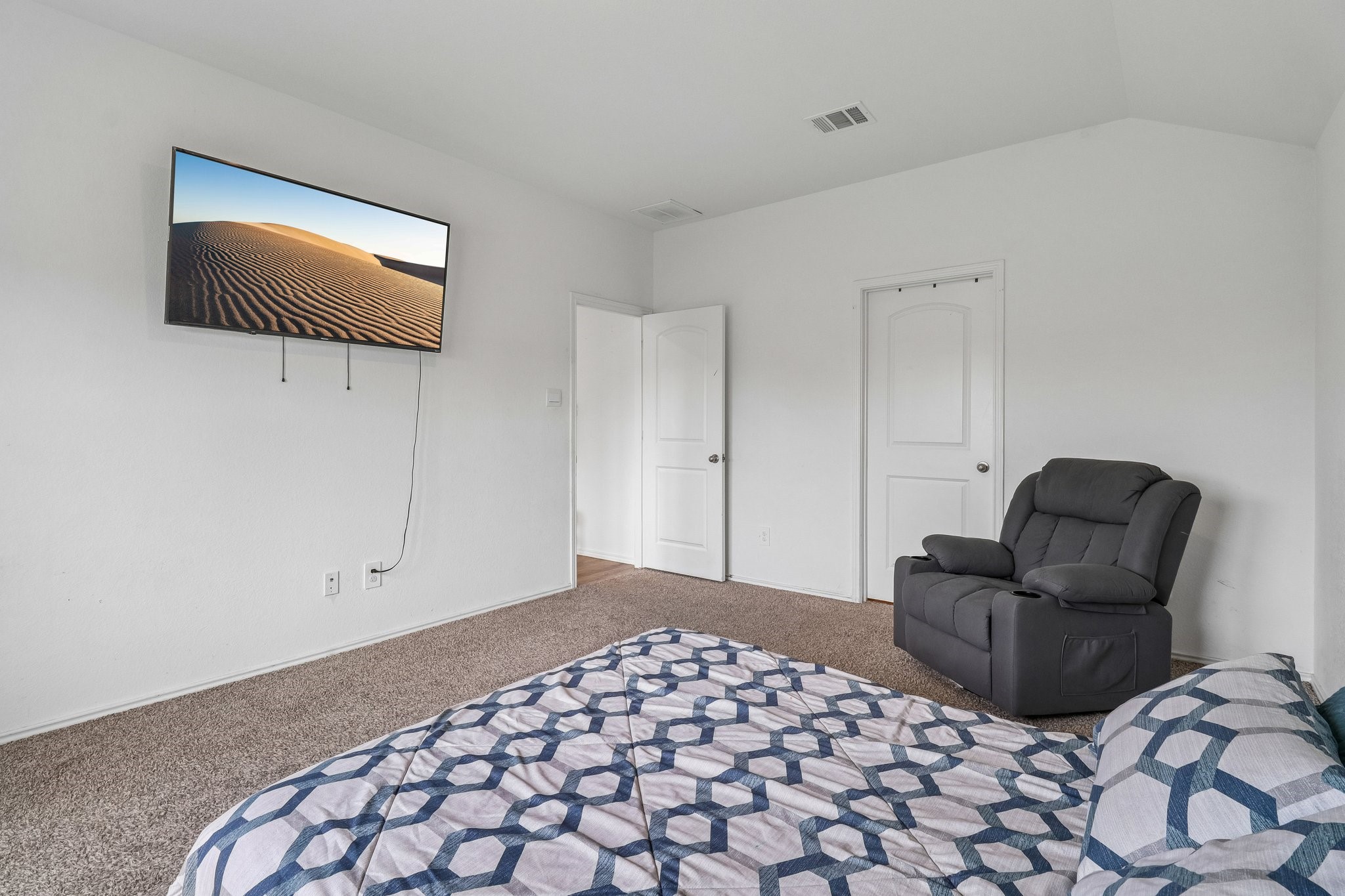 21319 Mountain Ash Drive Property Photo 21