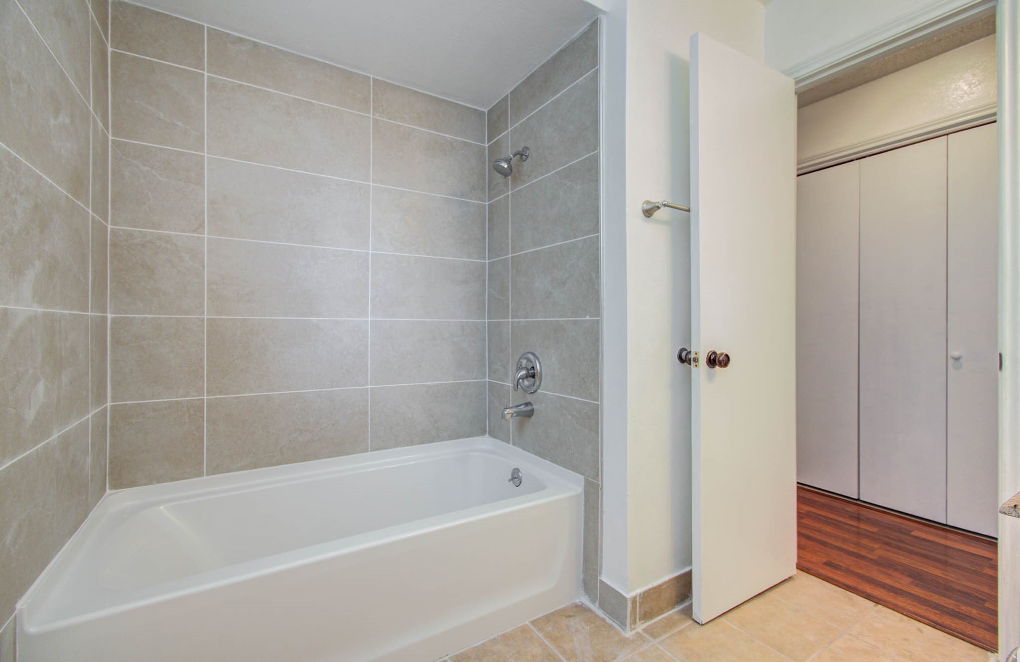 13147 Hollowcreek Park Drive Property Photo 28