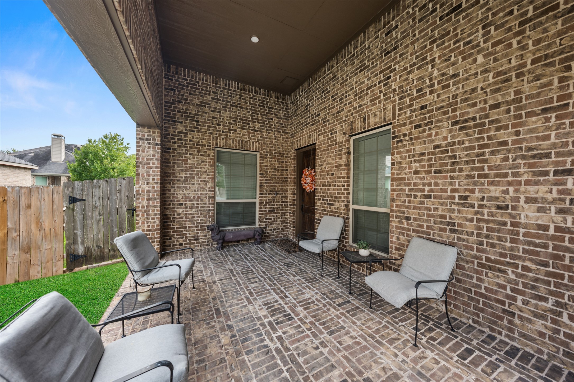 8126 Threadtail Street Property Photo 3