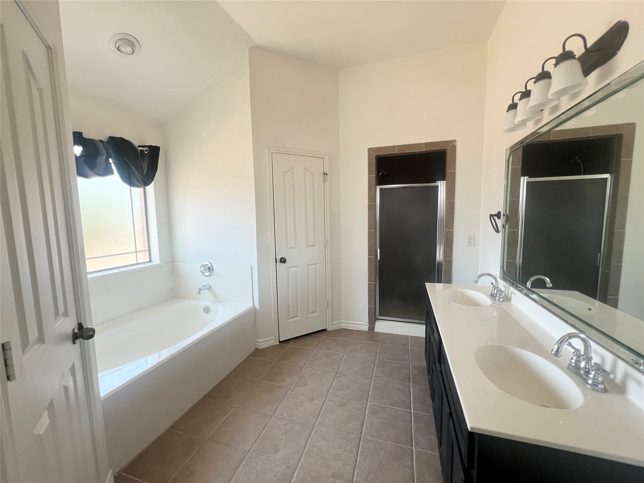 4304 Lauren Mackenzie Drive Property Photo 15