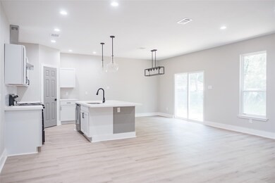 2414 Myrtle Street Property Photo 5