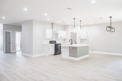 2414 Myrtle Street Property Photo 7
