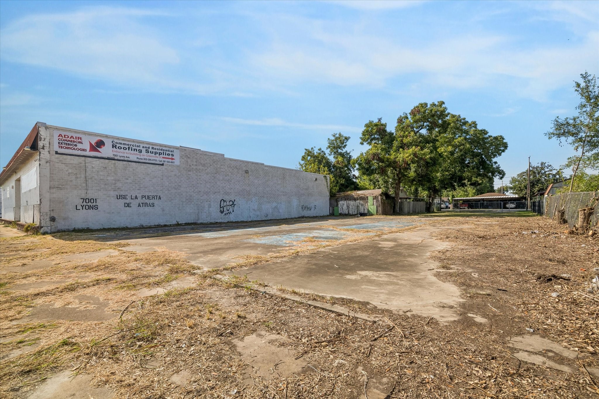 7003 Lyons Avenue Property Photo 4