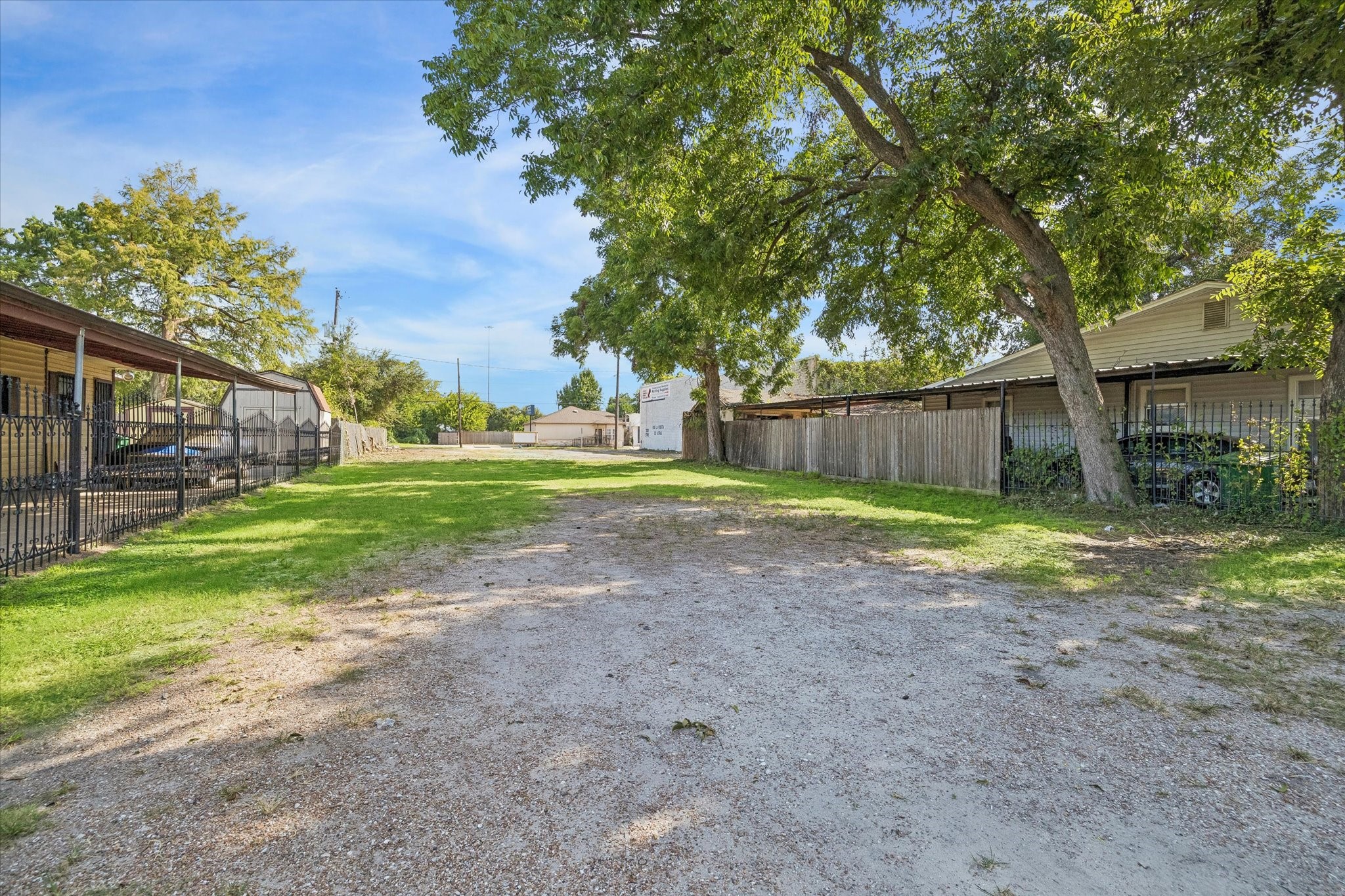 7003 Lyons Avenue Property Photo 8