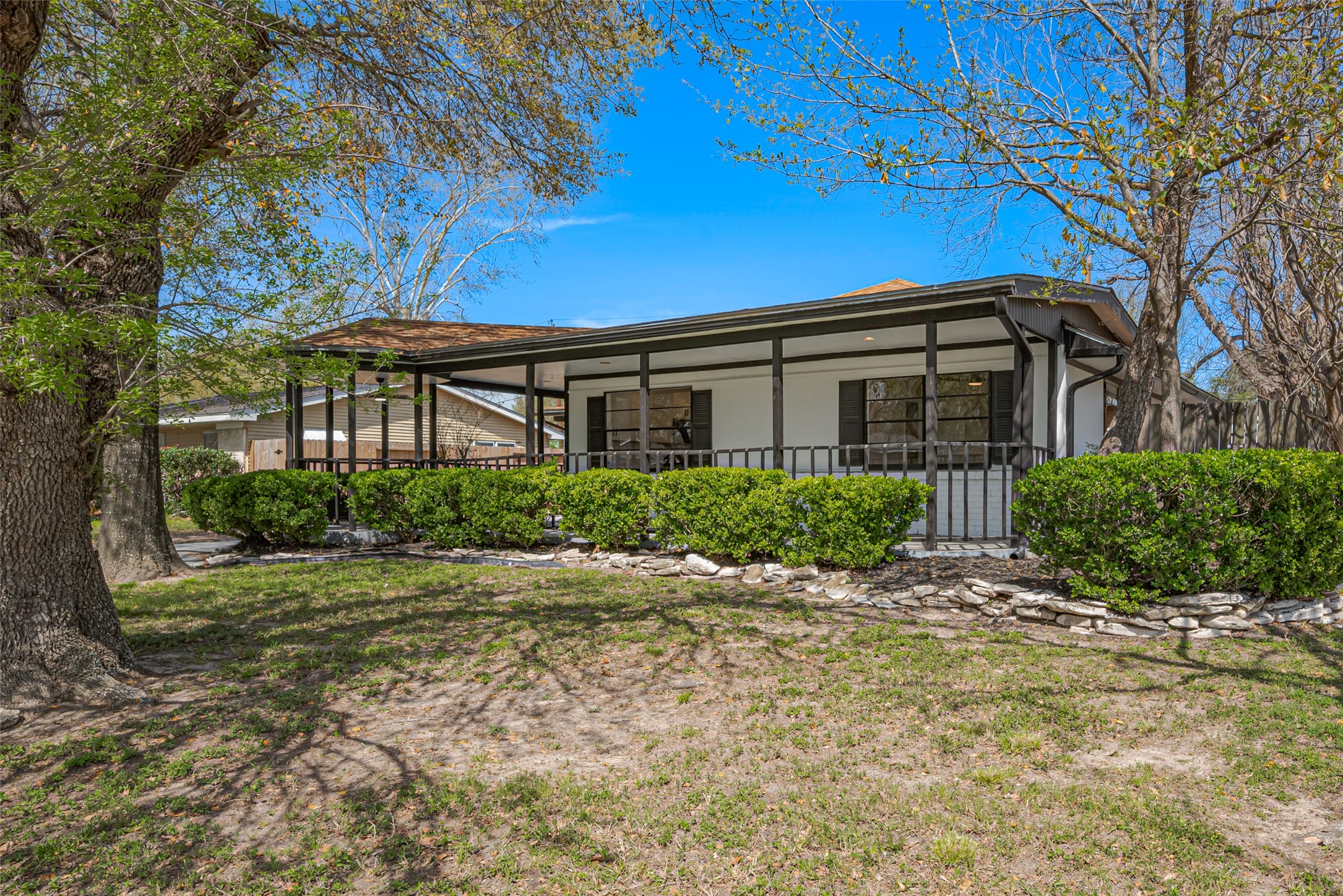 5502 Hewitt Drive Property Photo 4