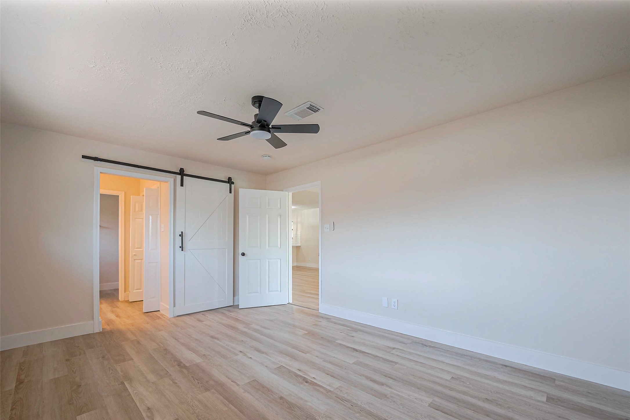 5502 Hewitt Drive Property Photo 25