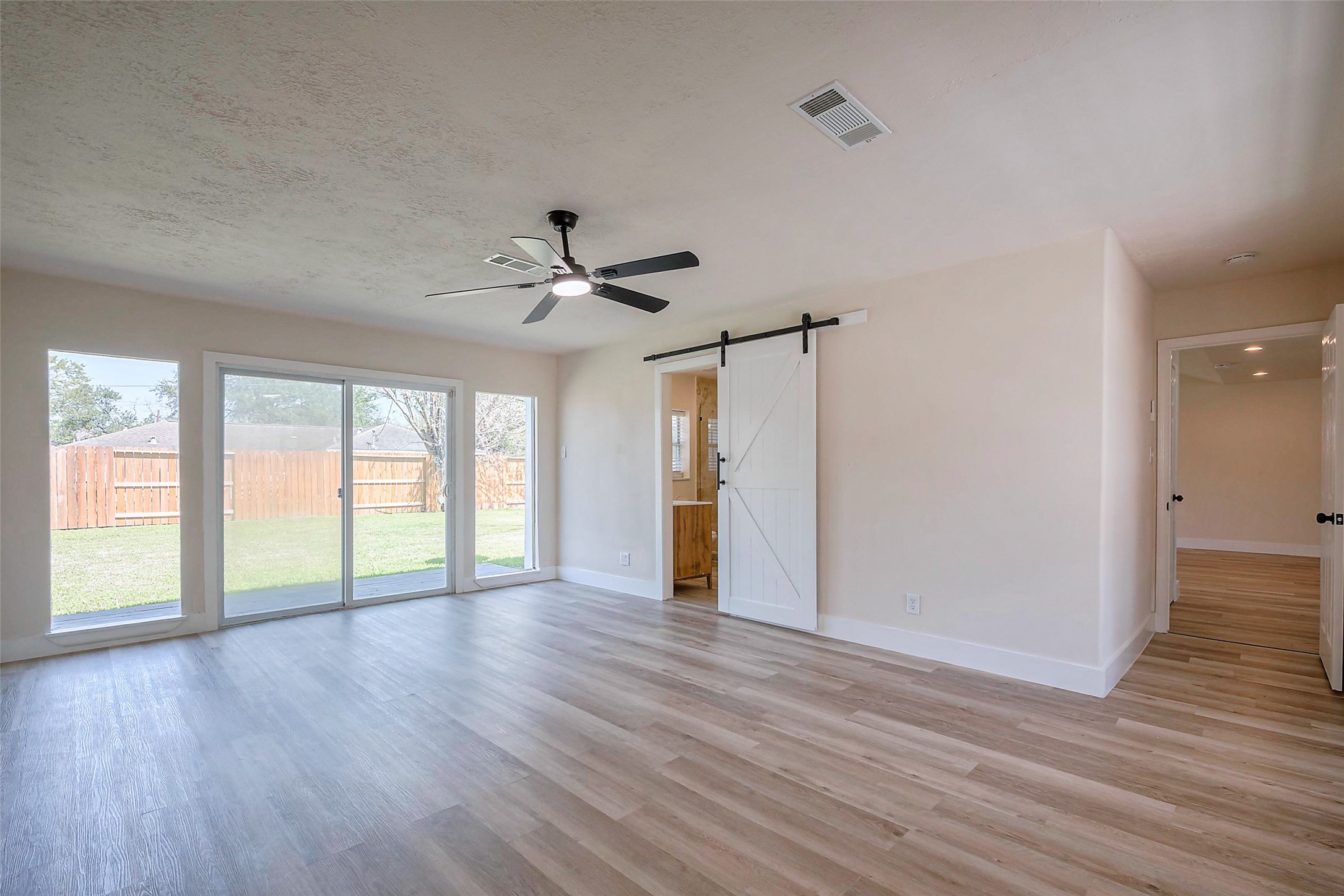 5502 Hewitt Drive Property Photo 29