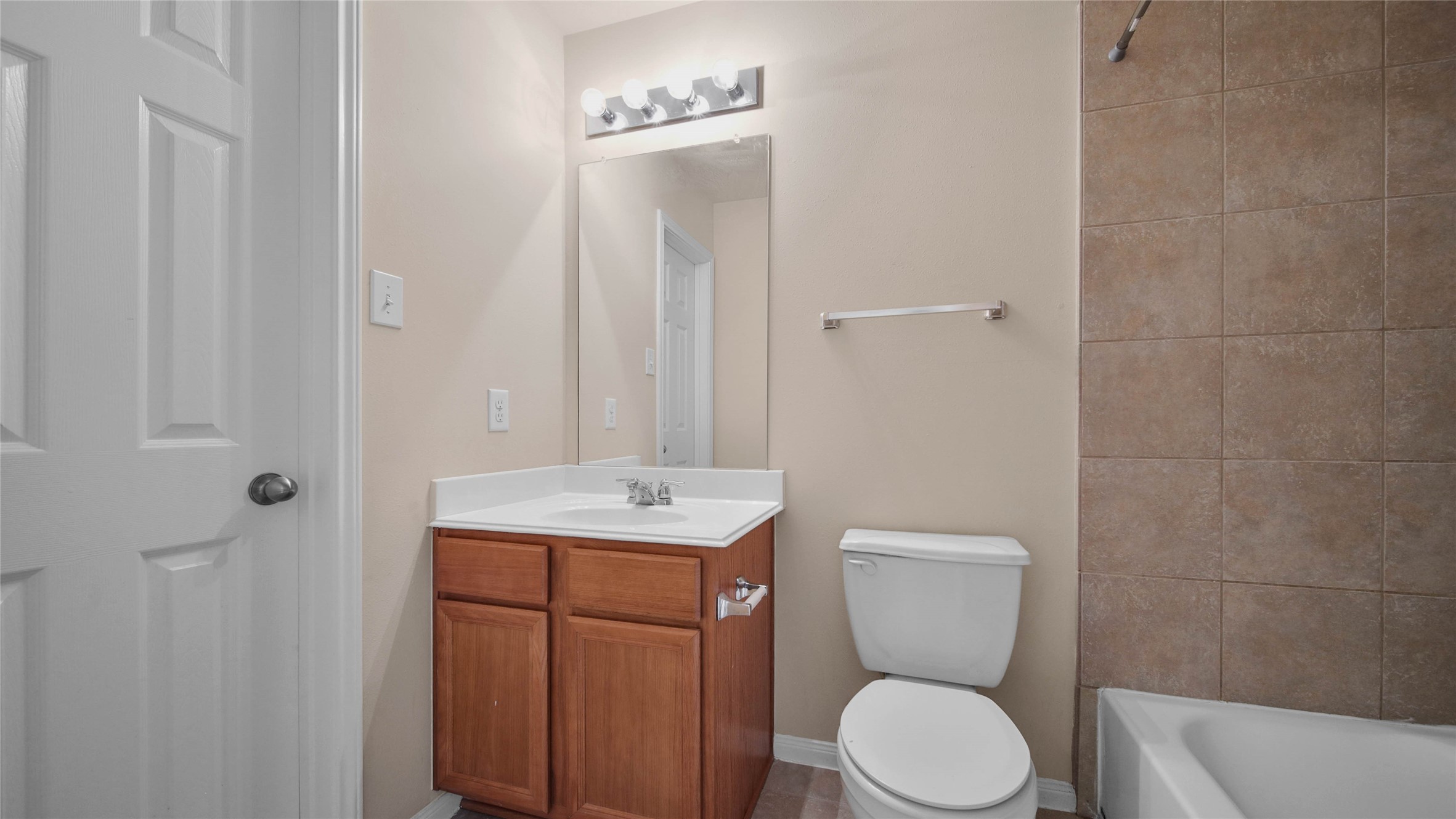24511 Eagle Haven Drive Property Photo 6