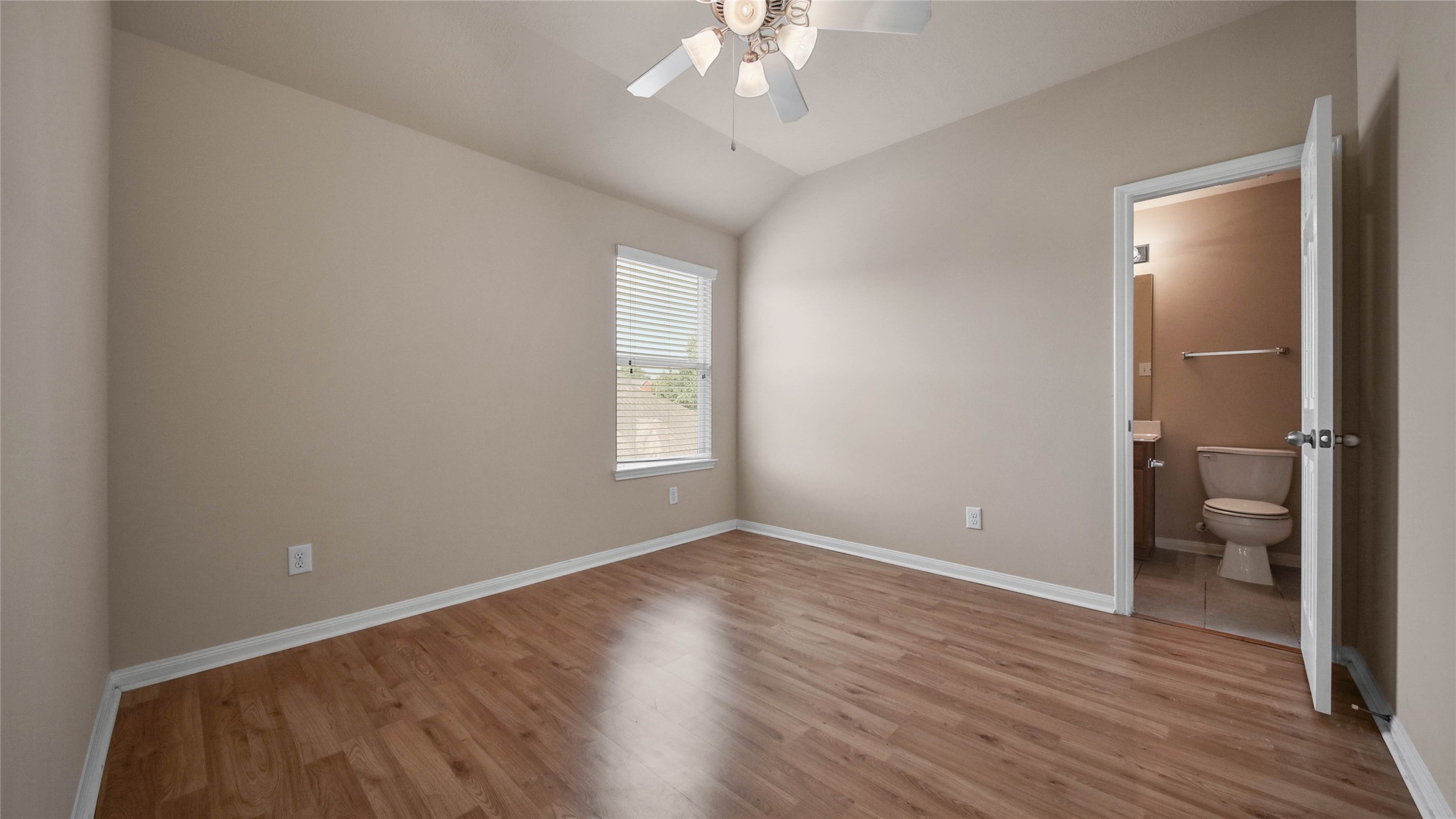 24511 Eagle Haven Drive Property Photo 7