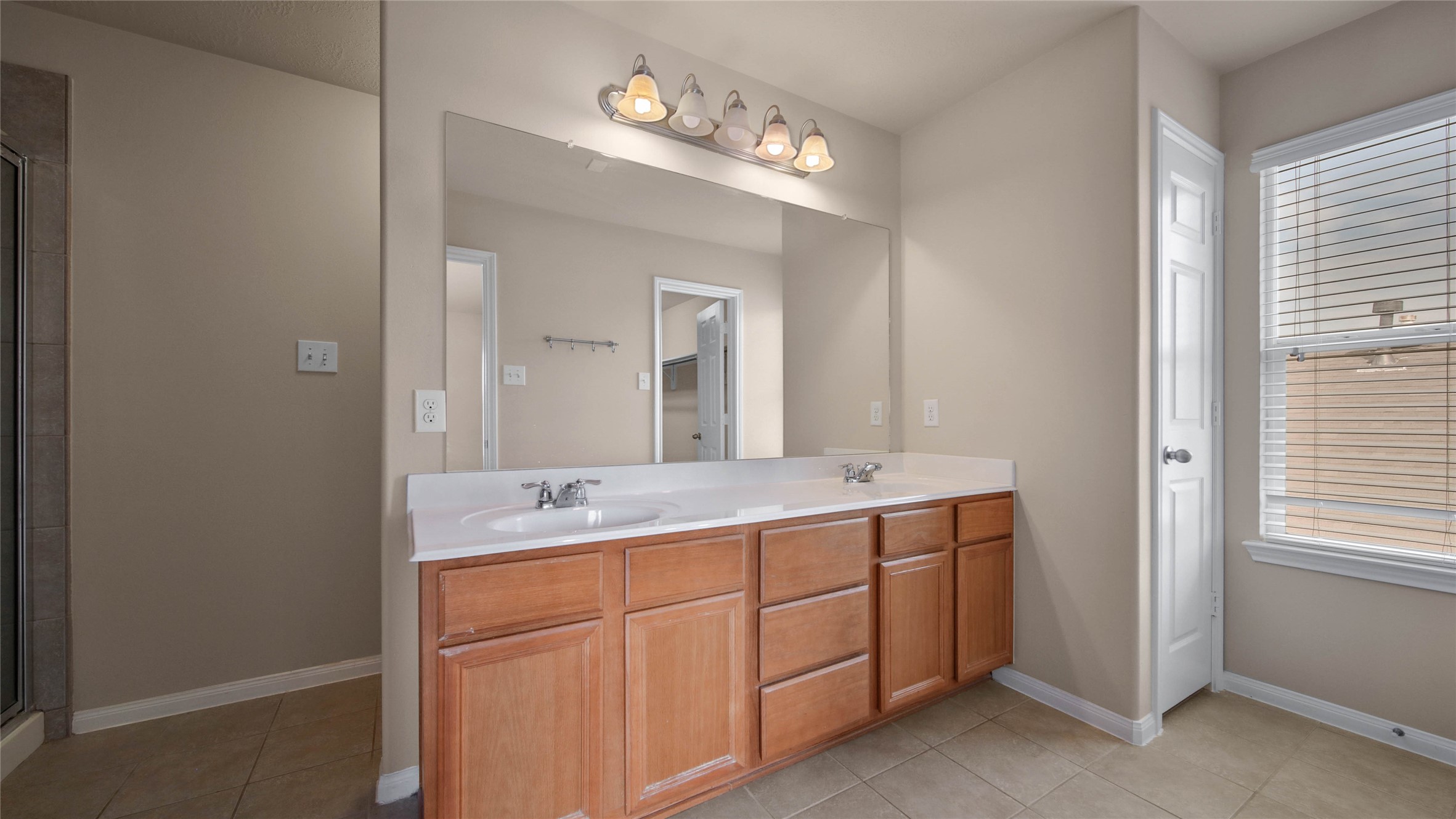 24511 Eagle Haven Drive Property Photo 9