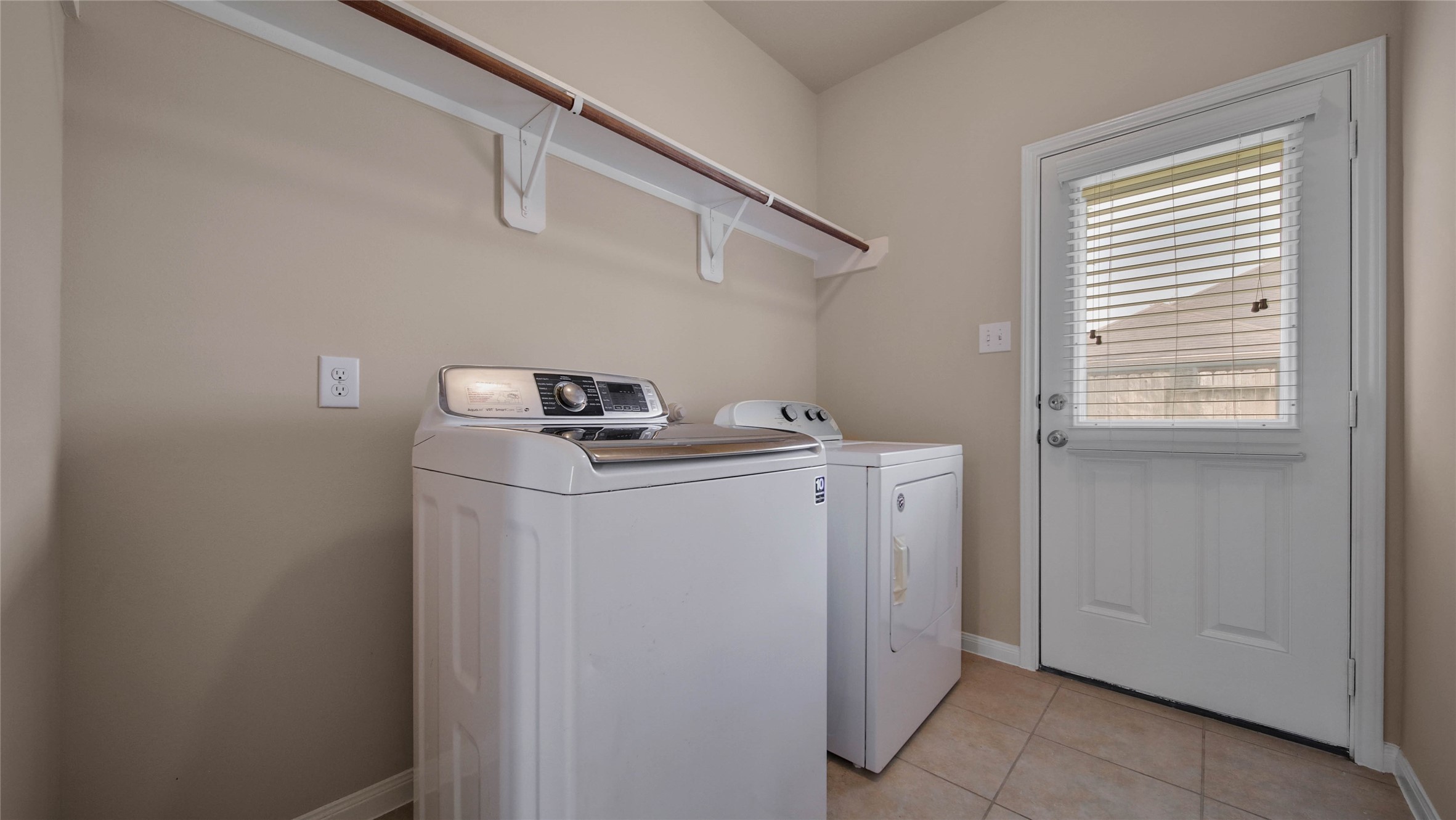 24511 Eagle Haven Drive Property Photo 13
