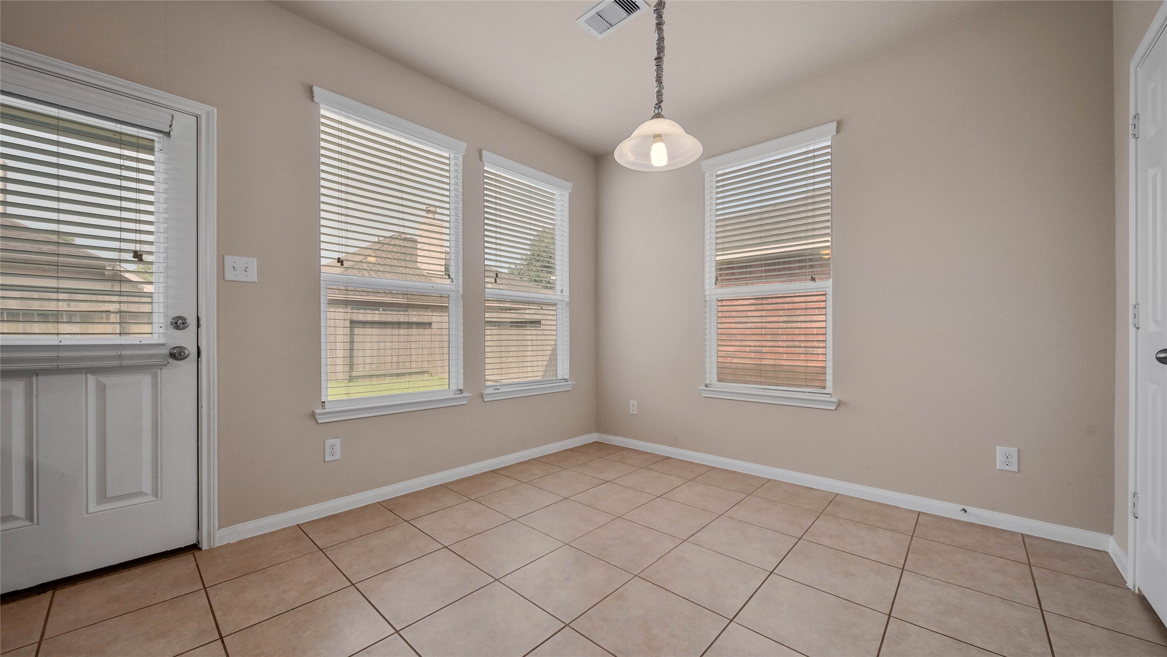 24511 Eagle Haven Drive Property Photo 14