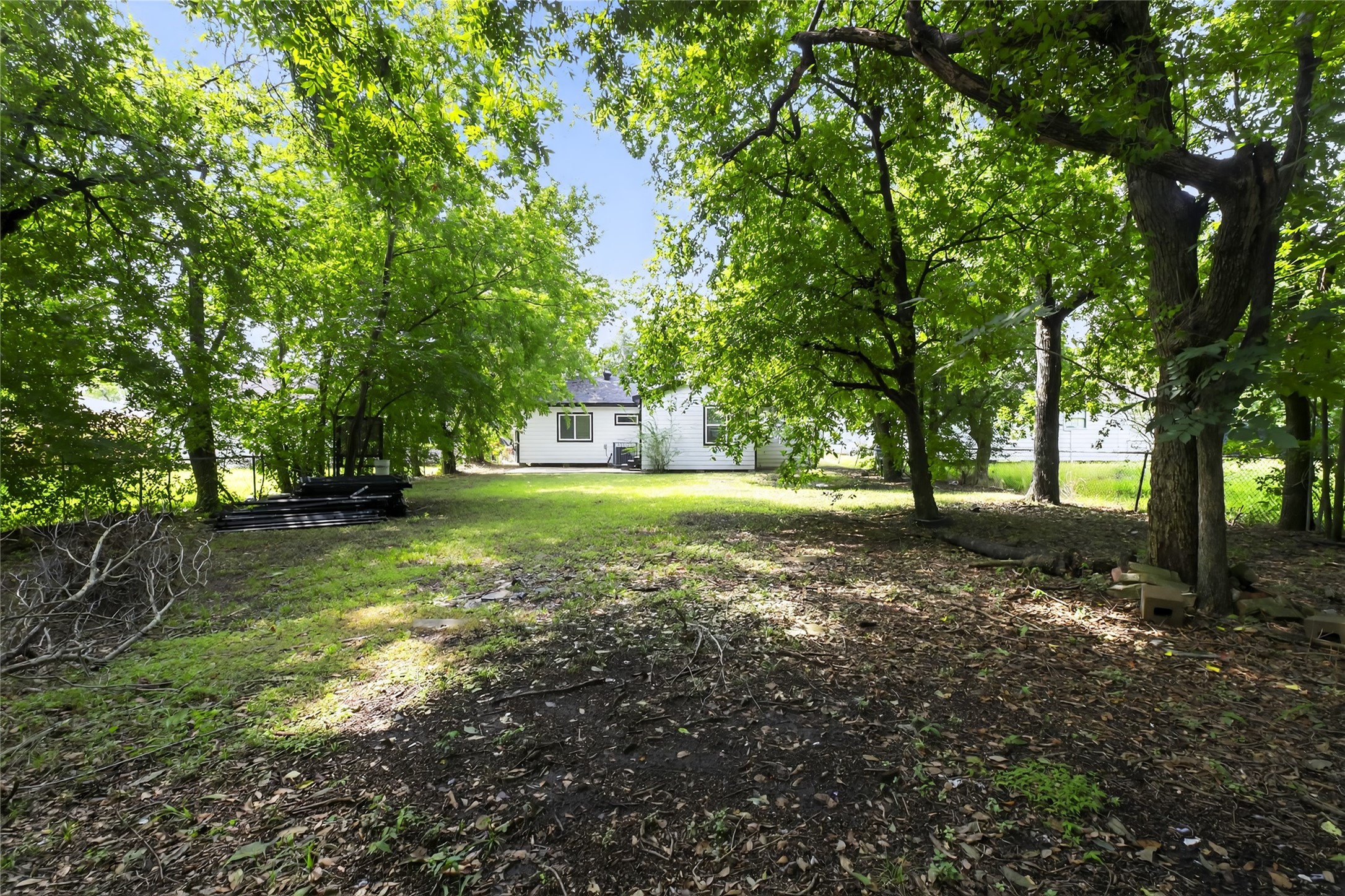 5233 Higgins Street Property Photo 22