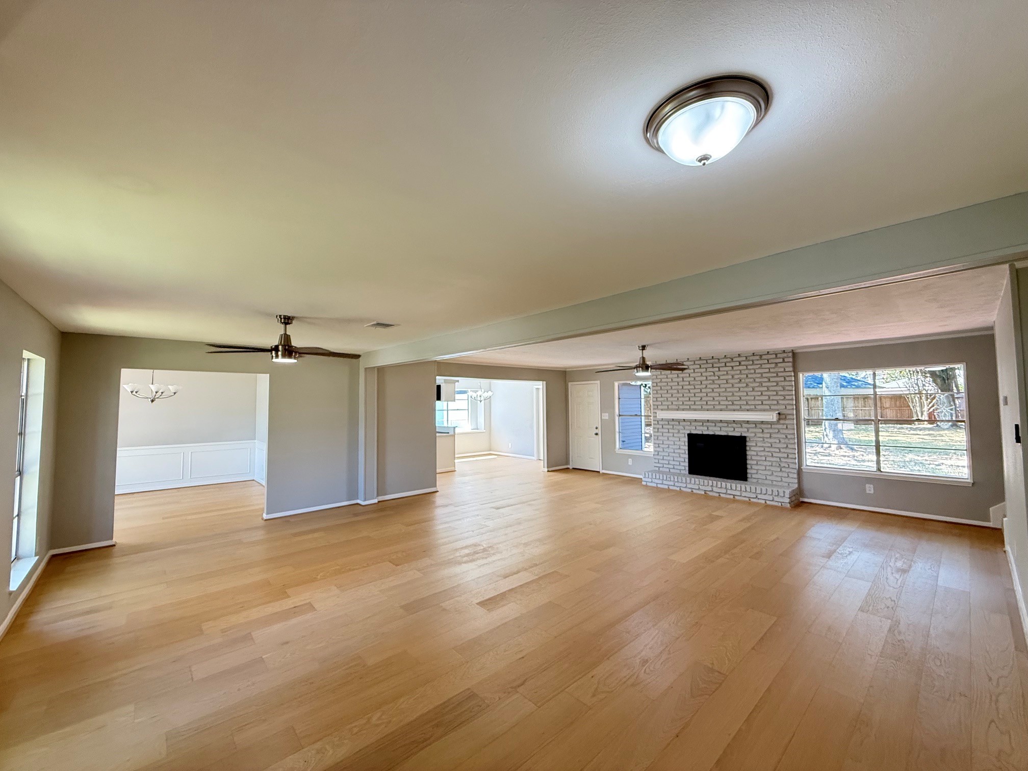 9814 Foxrun Court Property Photo 6