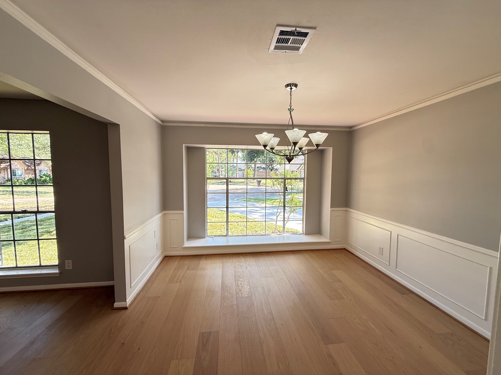 9814 Foxrun Court Property Photo 7