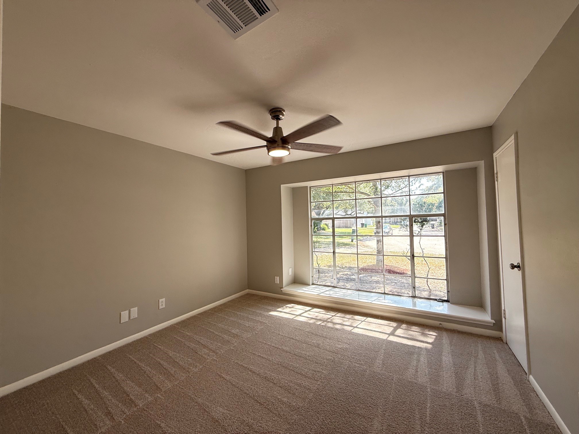 9814 Foxrun Court Property Photo 13