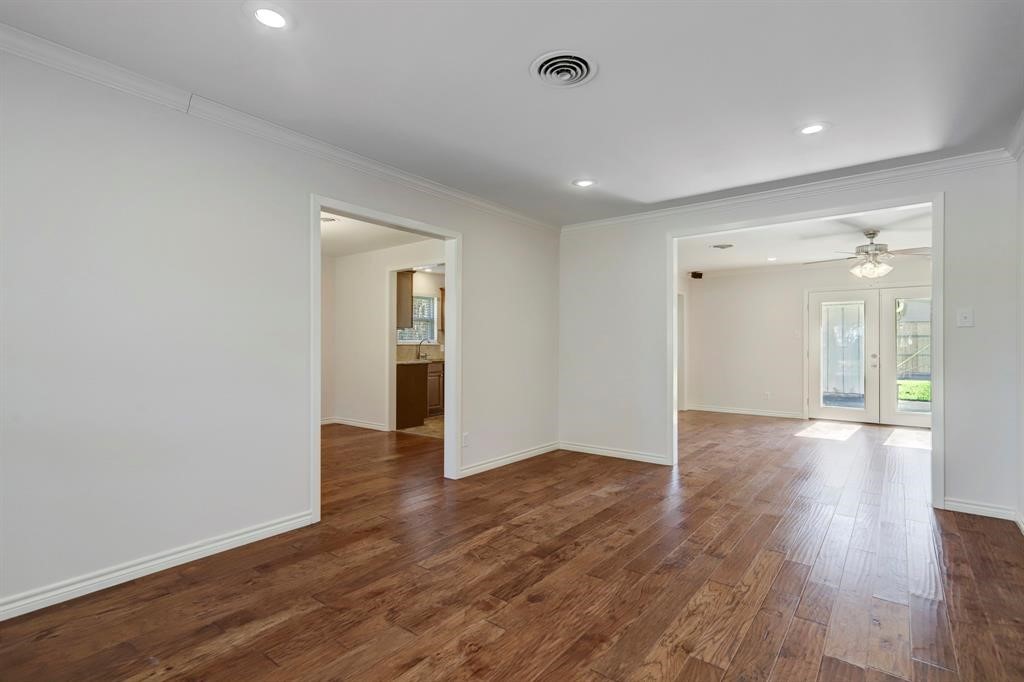 10403 Raritan Drive Property Photo 3