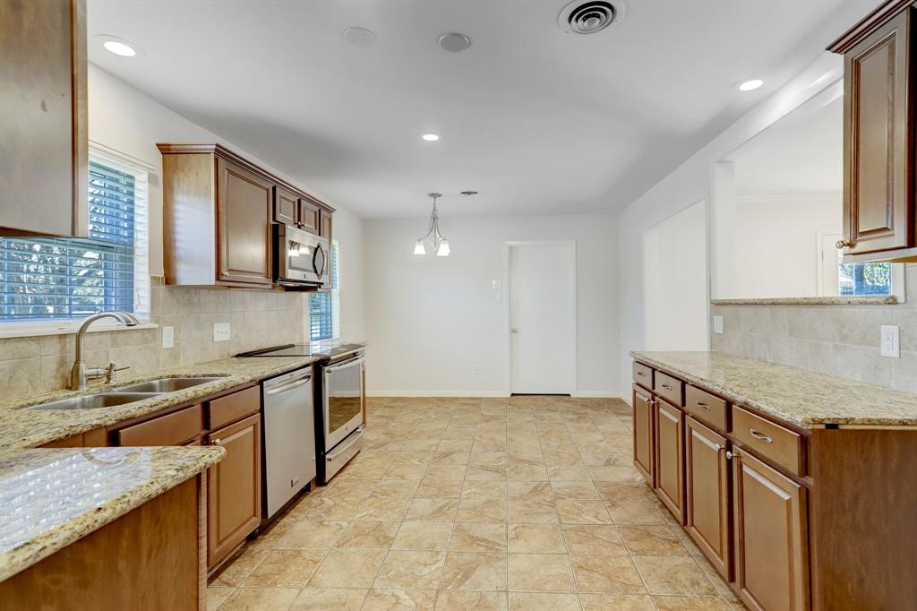 10403 Raritan Drive Property Photo 7