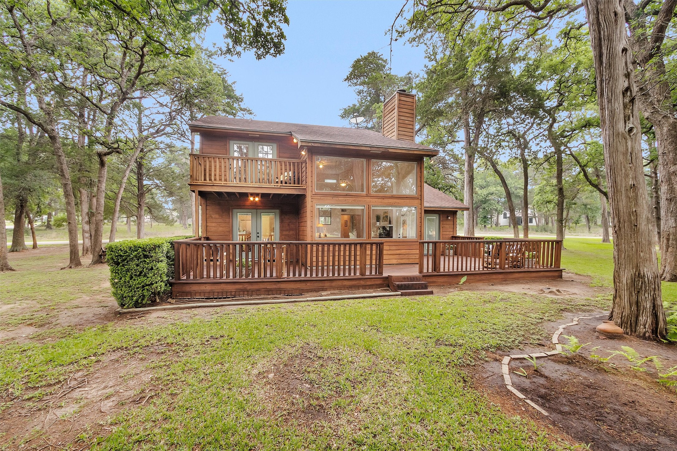 105 Seminole Drive Property Photo 1