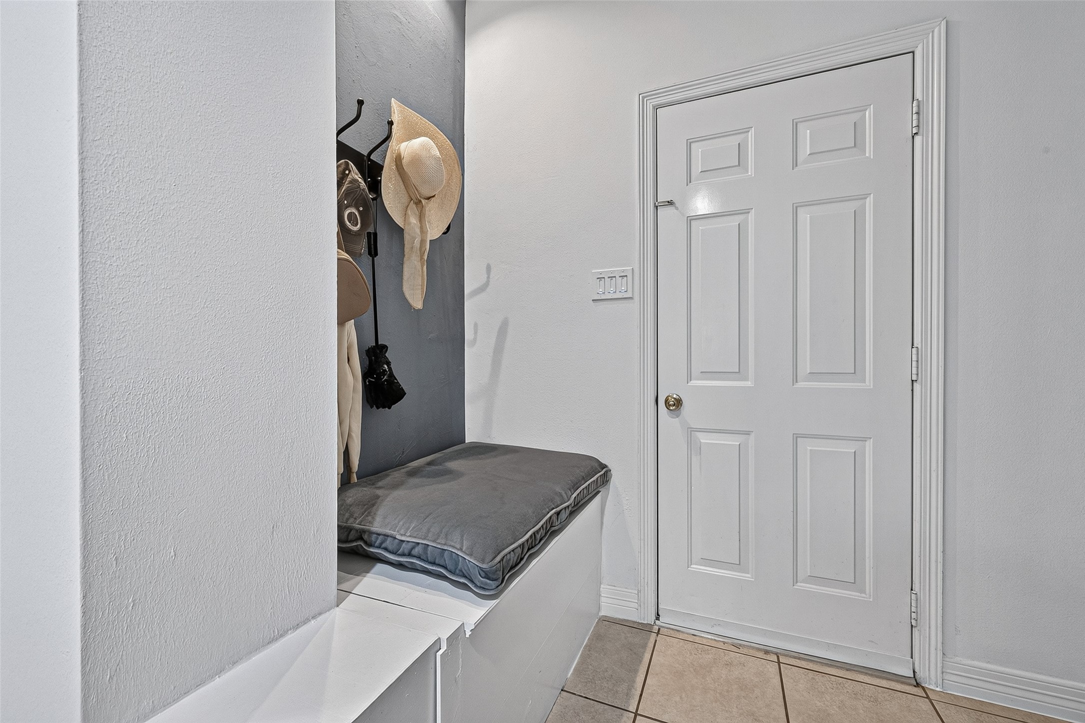 4215 Canfield Oaks Lane Property Photo 4