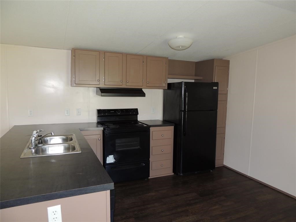 135 Geerts Street Property Photo 4