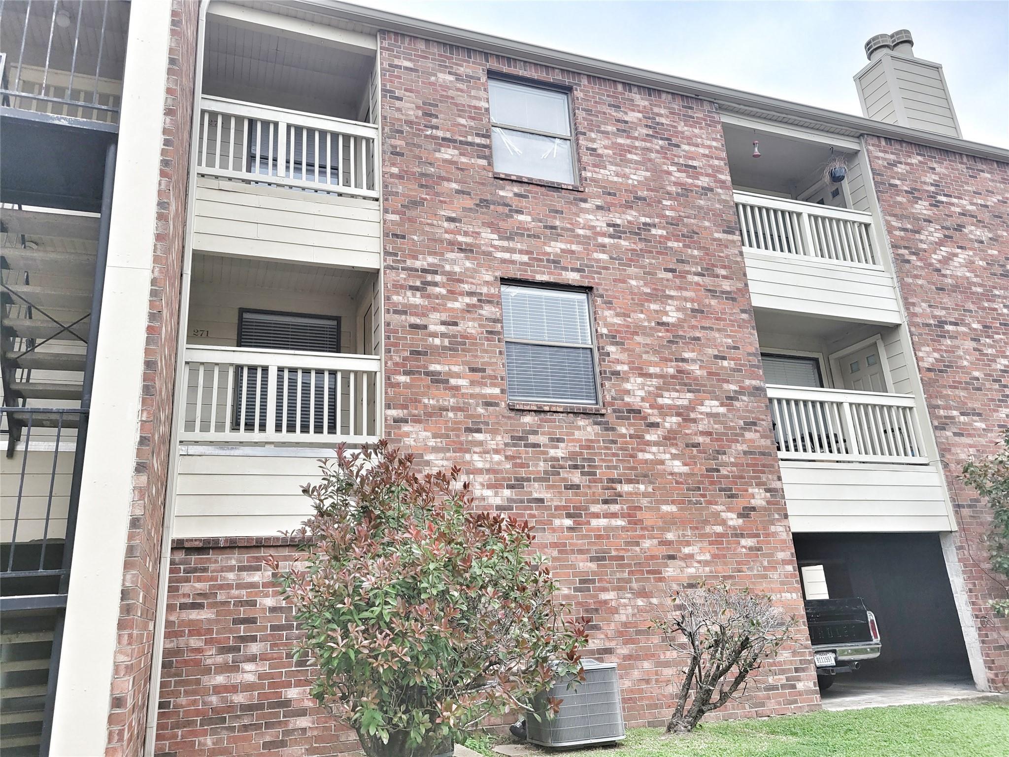 2501 Gulf Freeway 271b Property Photo 1