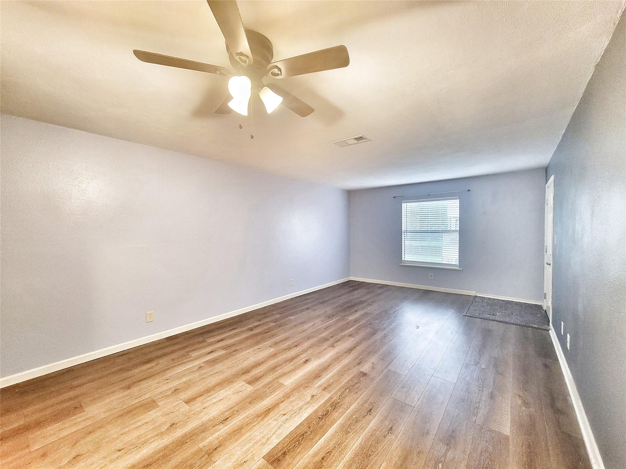 2501 Gulf Freeway 271b Property Photo 3