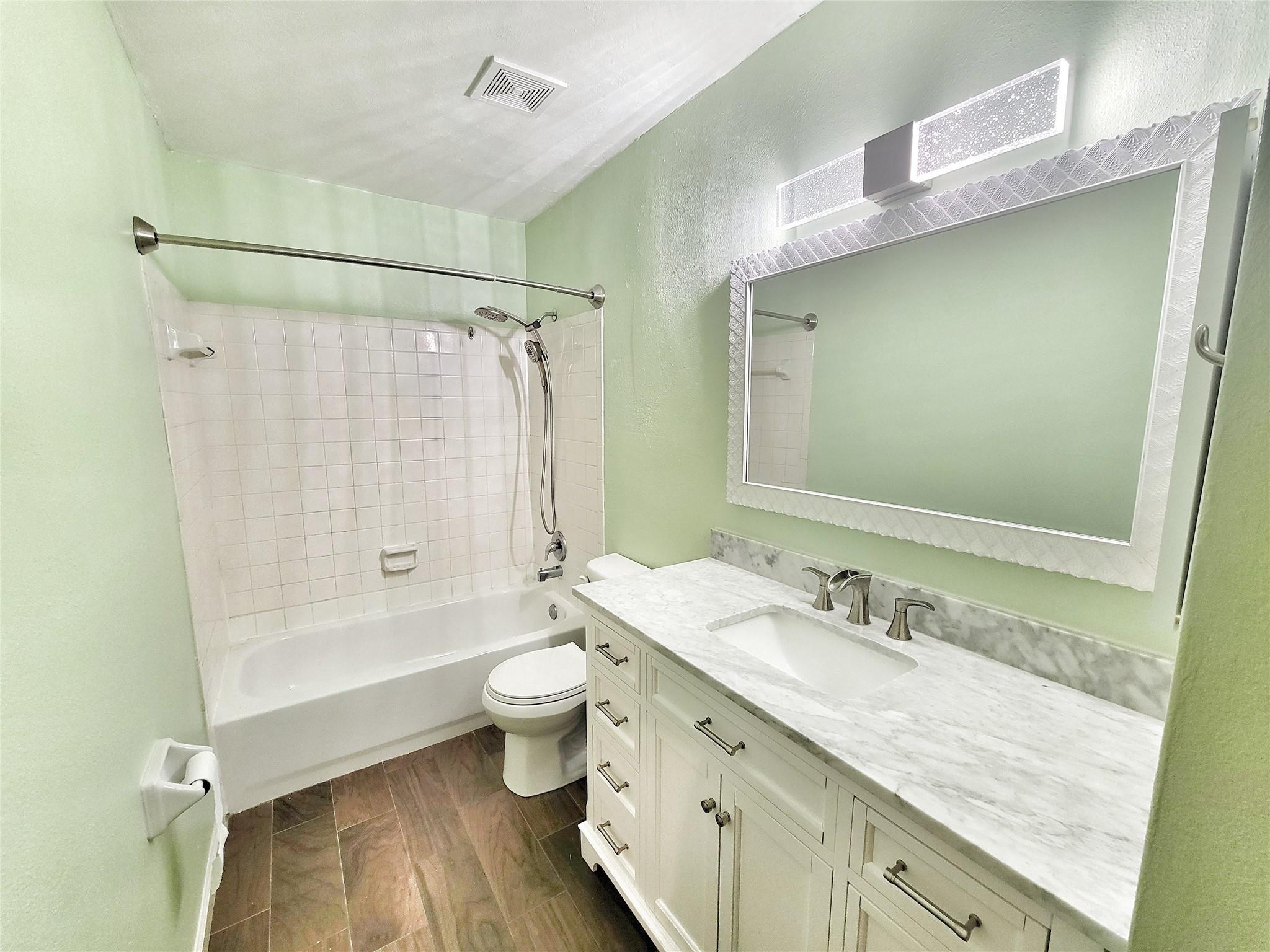 2501 Gulf Freeway 271b Property Photo 7
