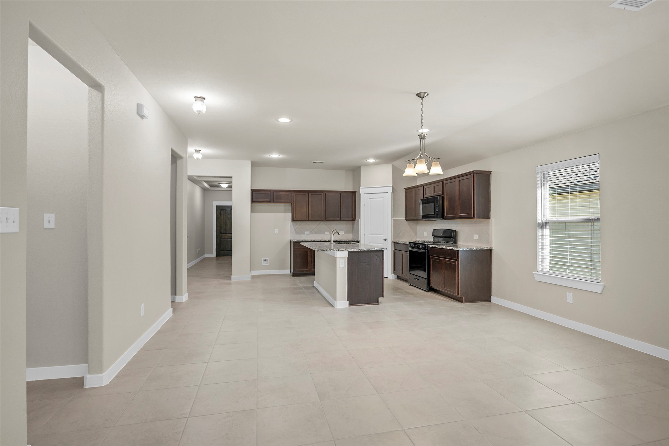 40315 S Hill Pass Property Photo 12