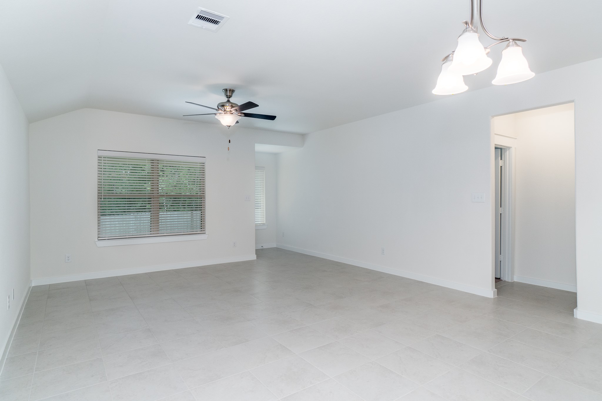 40315 S Hill Pass Property Photo 13