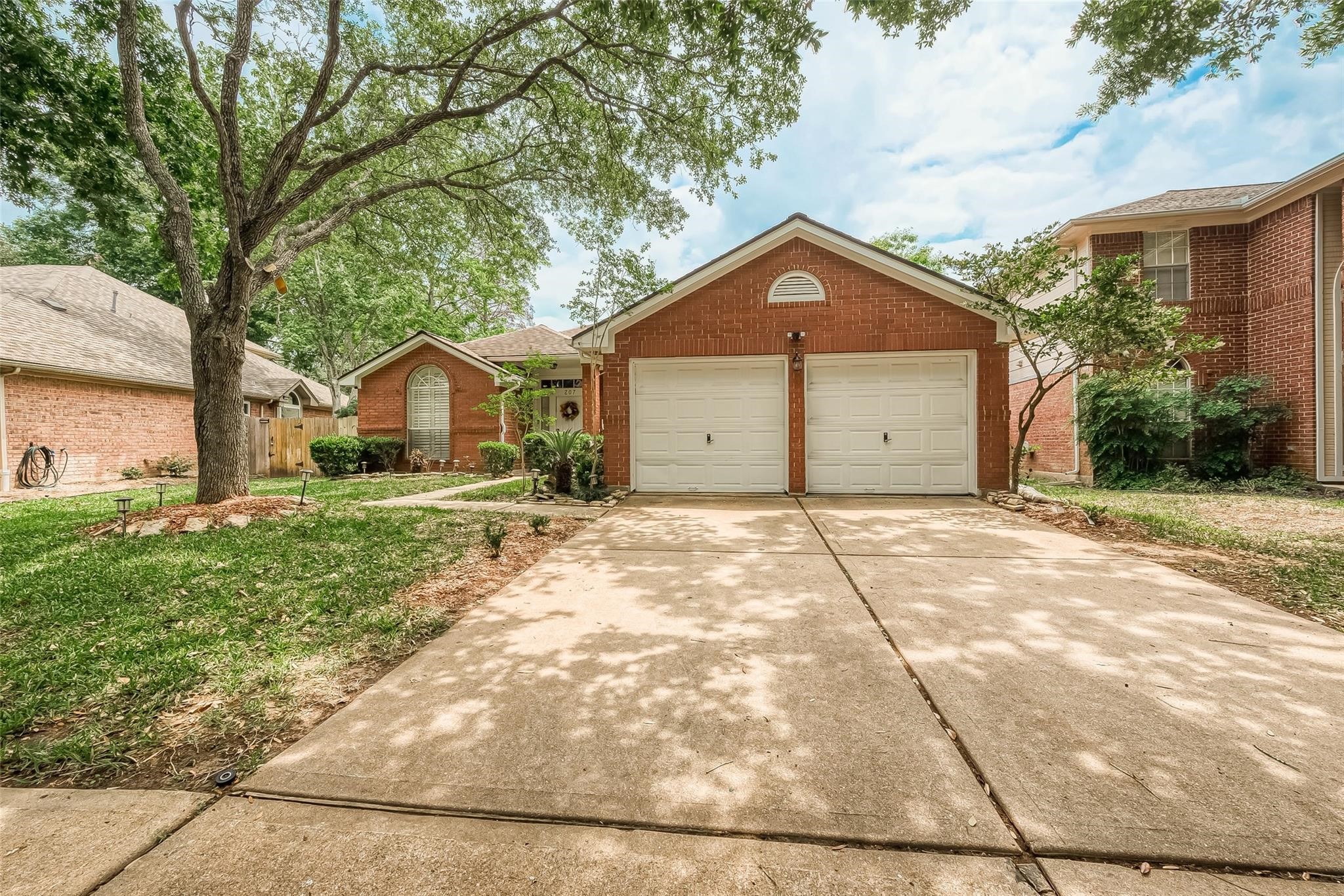 207 Rolling Plains Drive Property Photo 4