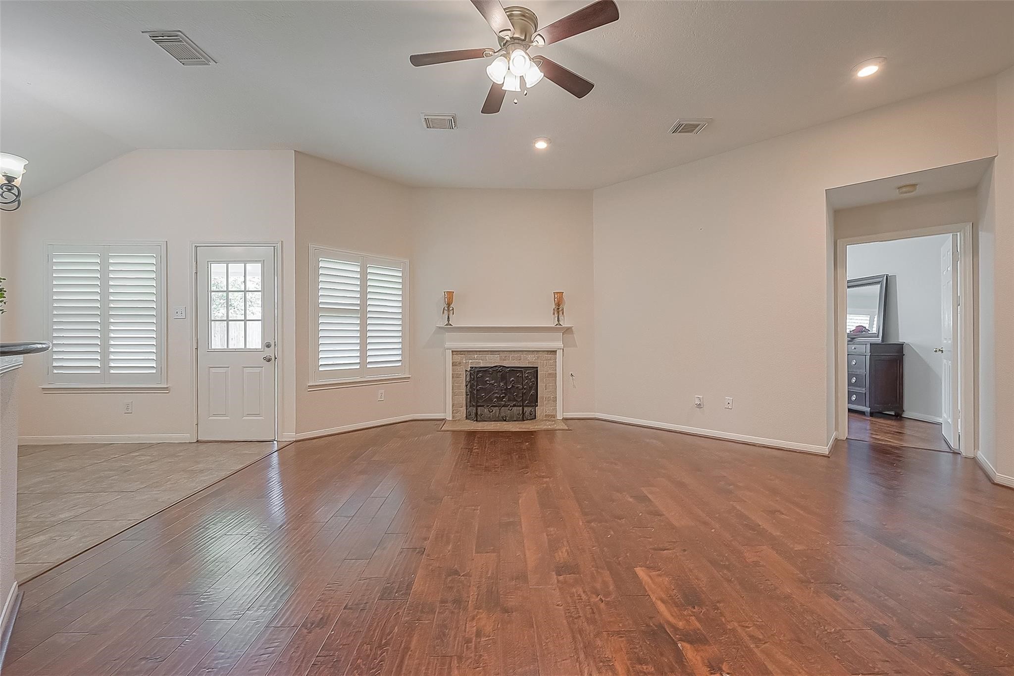 207 Rolling Plains Drive Property Photo 9