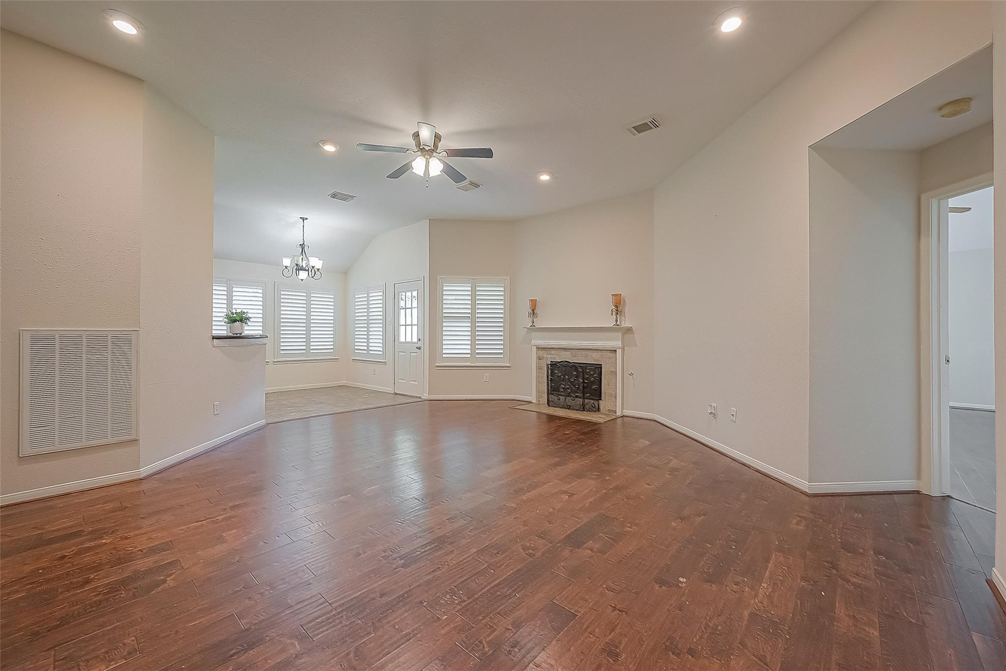207 Rolling Plains Drive Property Photo 11