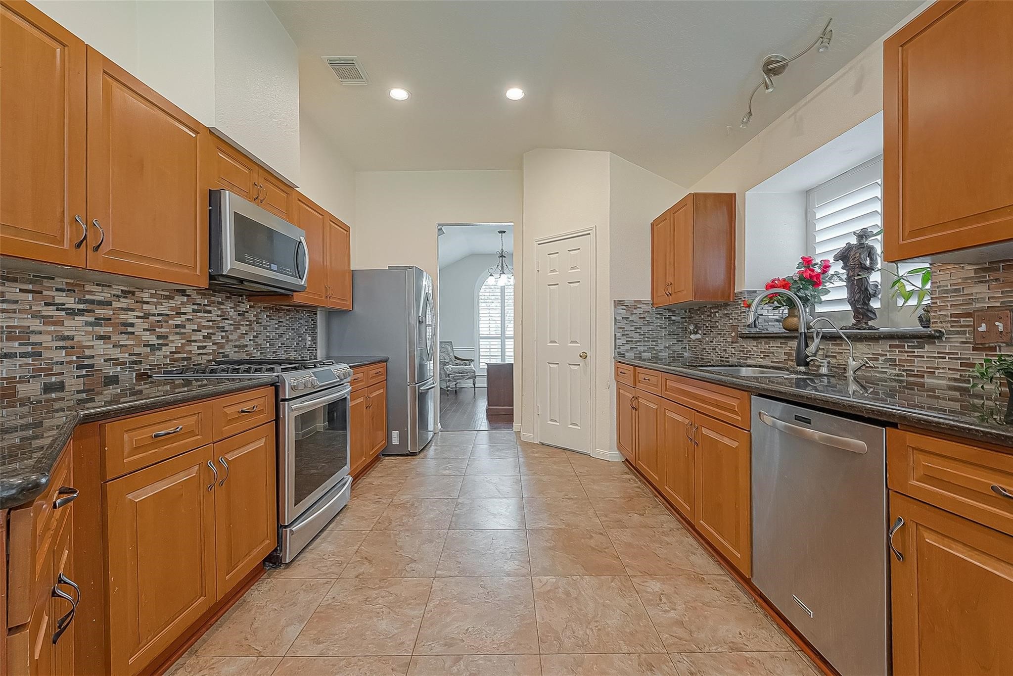 207 Rolling Plains Drive Property Photo 13