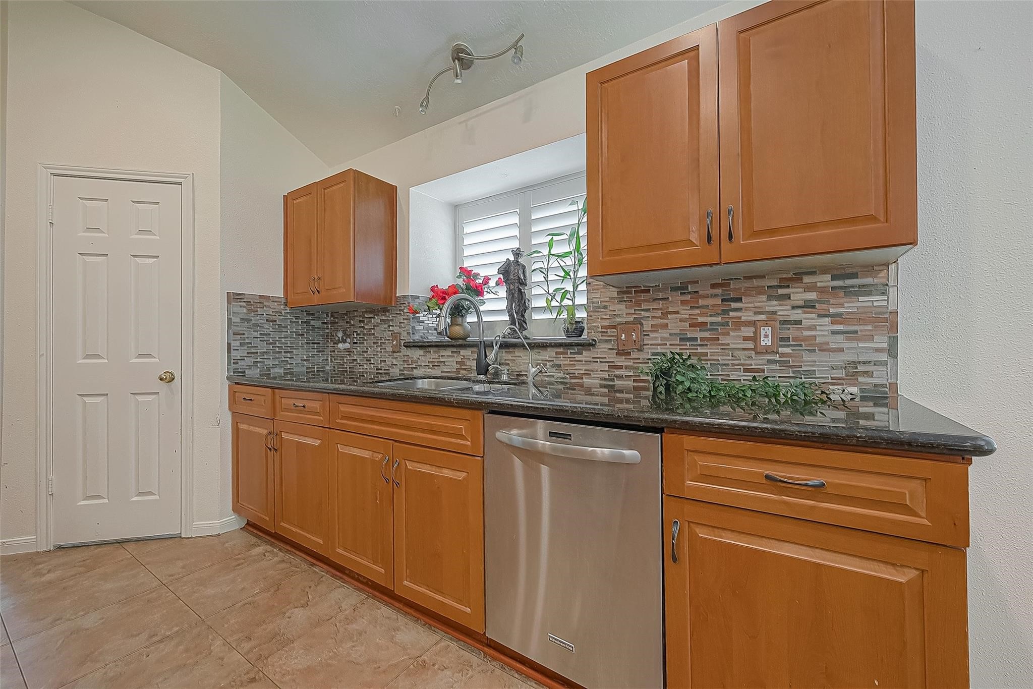 207 Rolling Plains Drive Property Photo 15