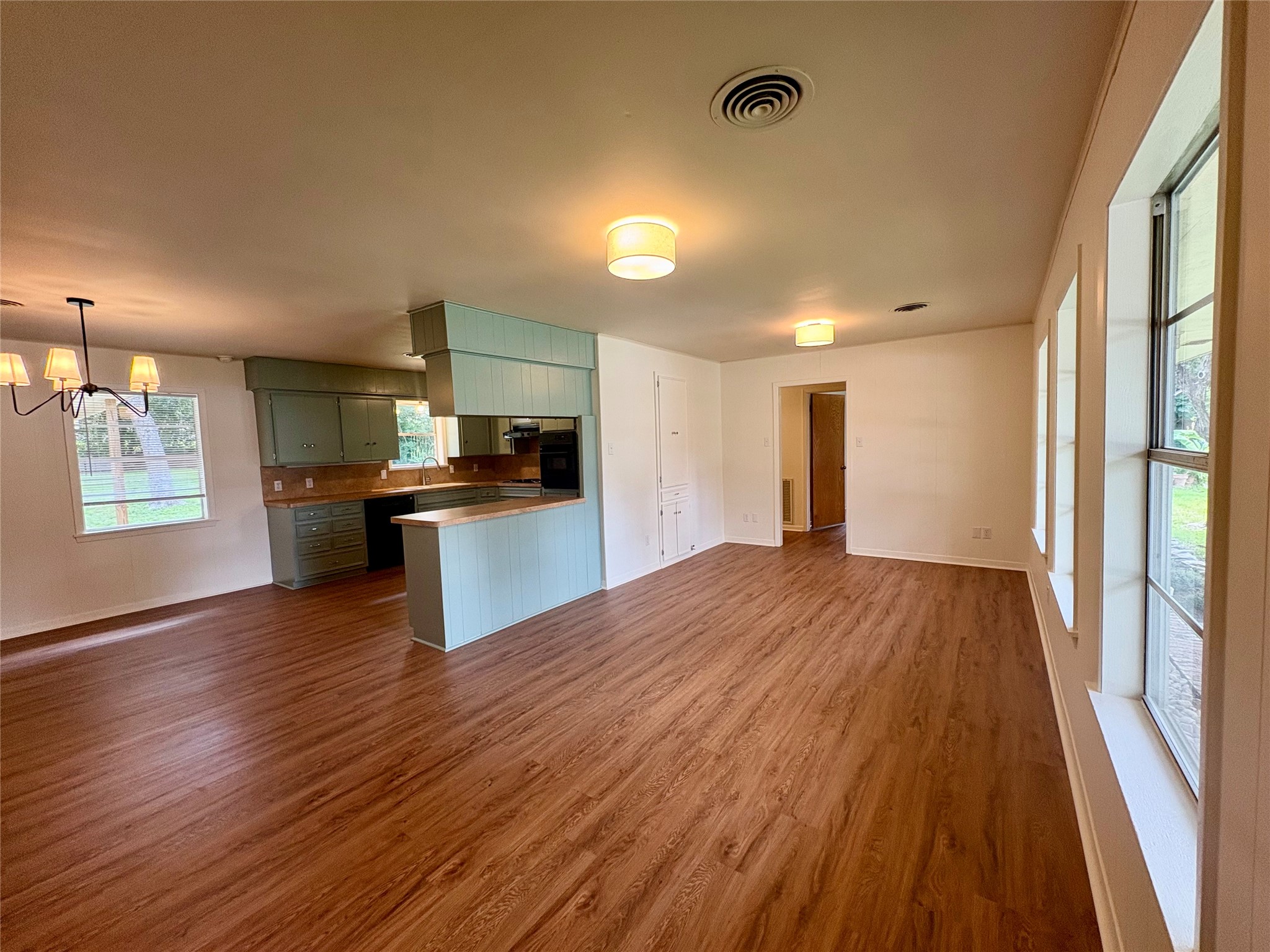1801 Beazley Street Property Photo 12