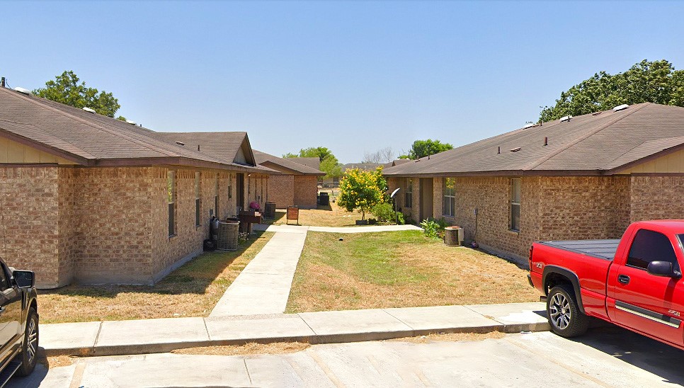 1715 2nd Property Photo 2